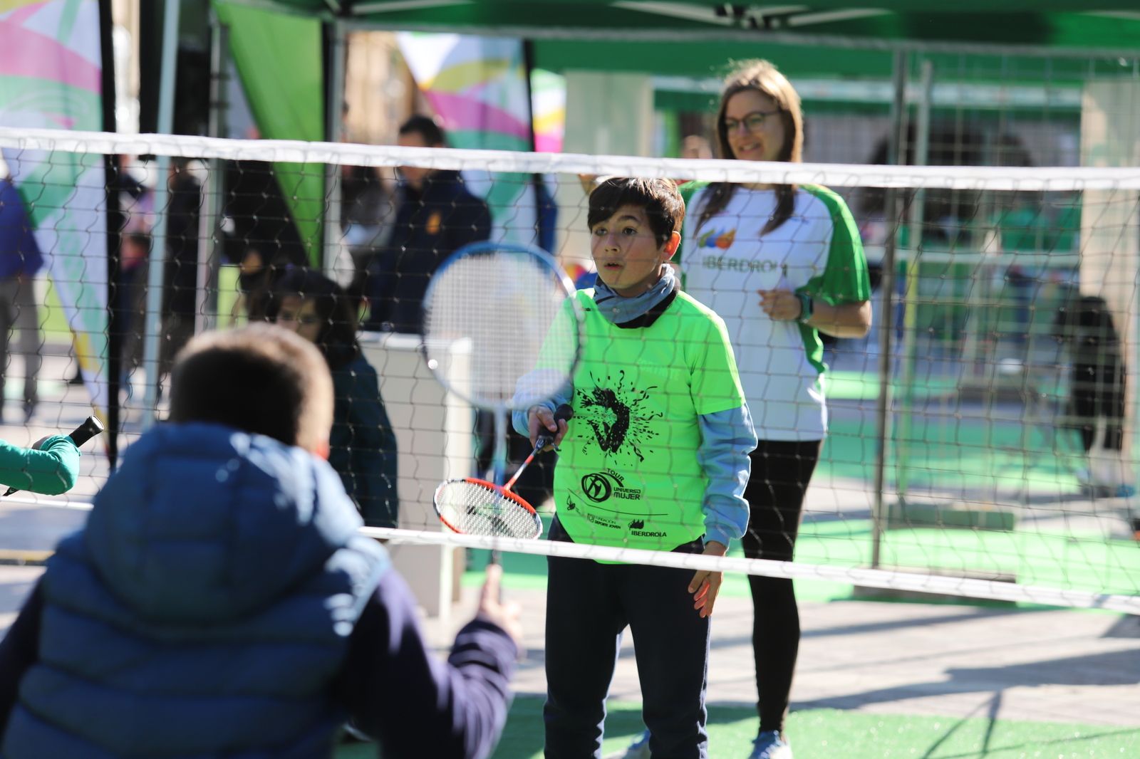 Imágenes  del Tour Universo Mujer  en la Plaza de  Las Monjas de Huelva