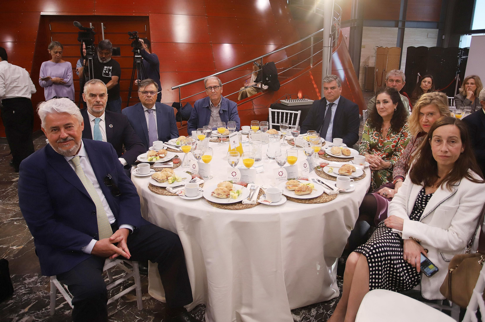 Imágenes del desayuno-coloquio con Jorge Paradela en el Foro Joly Andalucía