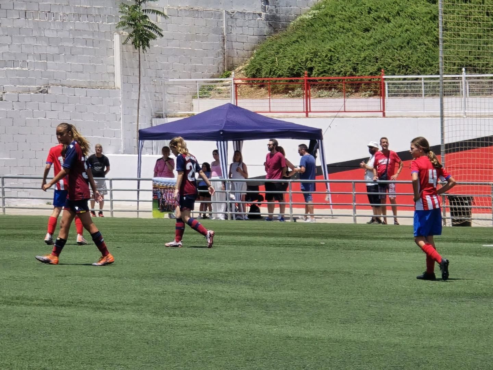 En imágenes: convivencia y cantera en el Torneo Internacional de fútbol base 'Ciudad de Beas'