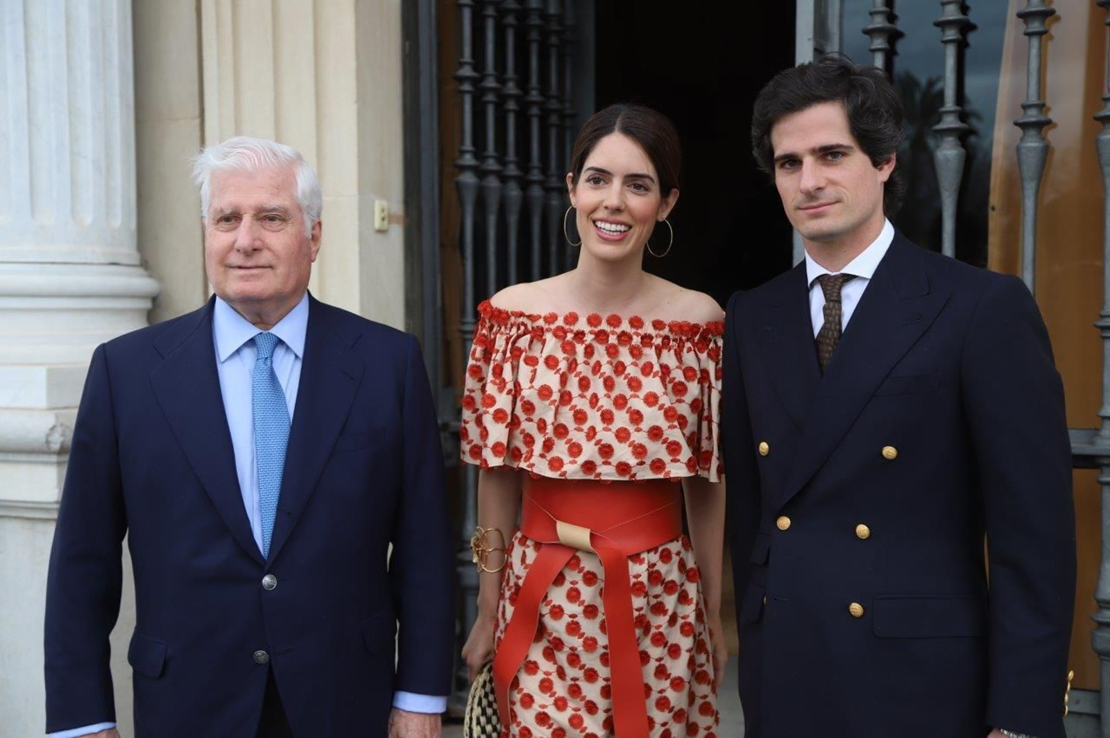 El Duque de Alba llegó a la Plaza con su hijo mayor, Duque de Huéscar y su esposa, Sofía Palazuelo.