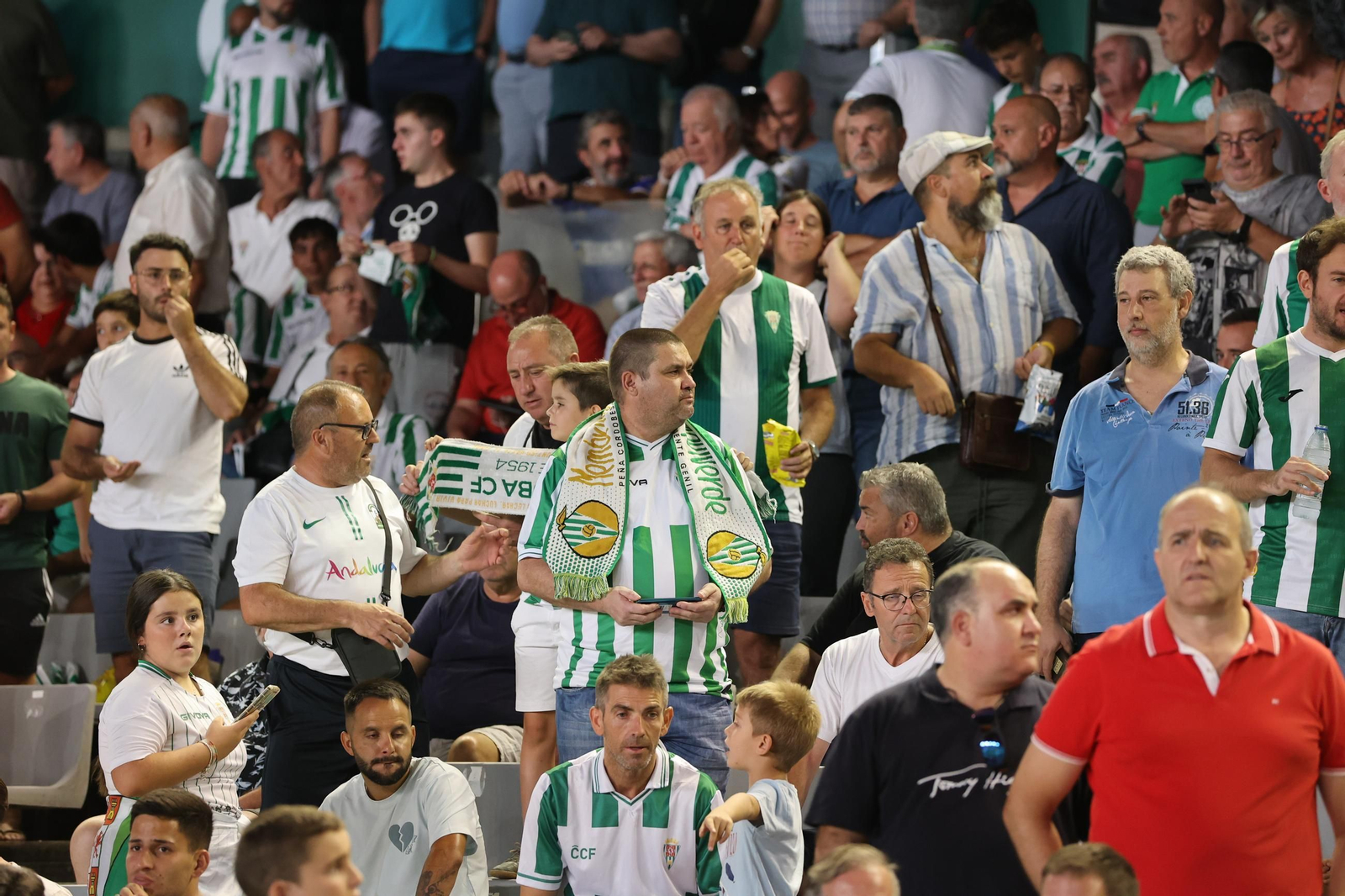 Las mejores fotos del ambiente en El Arcángel en el Córdoba CF - Burgos CF