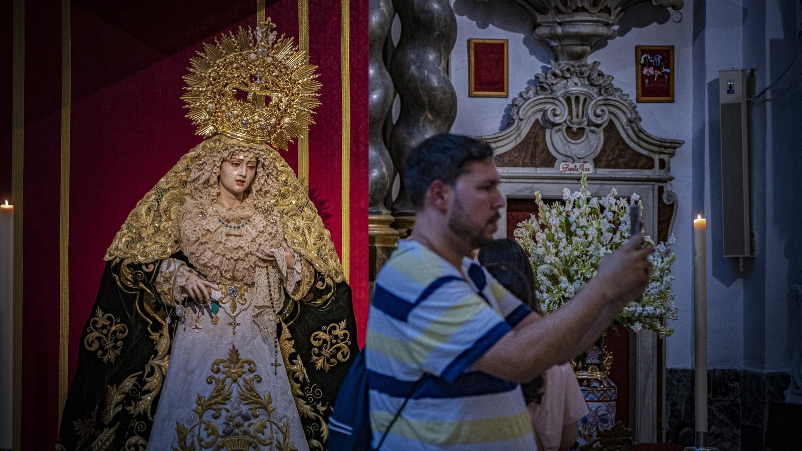 Primer día del besamanos extraordinario por el 75 aniversario del Dogma de la Asunción en Cádiz