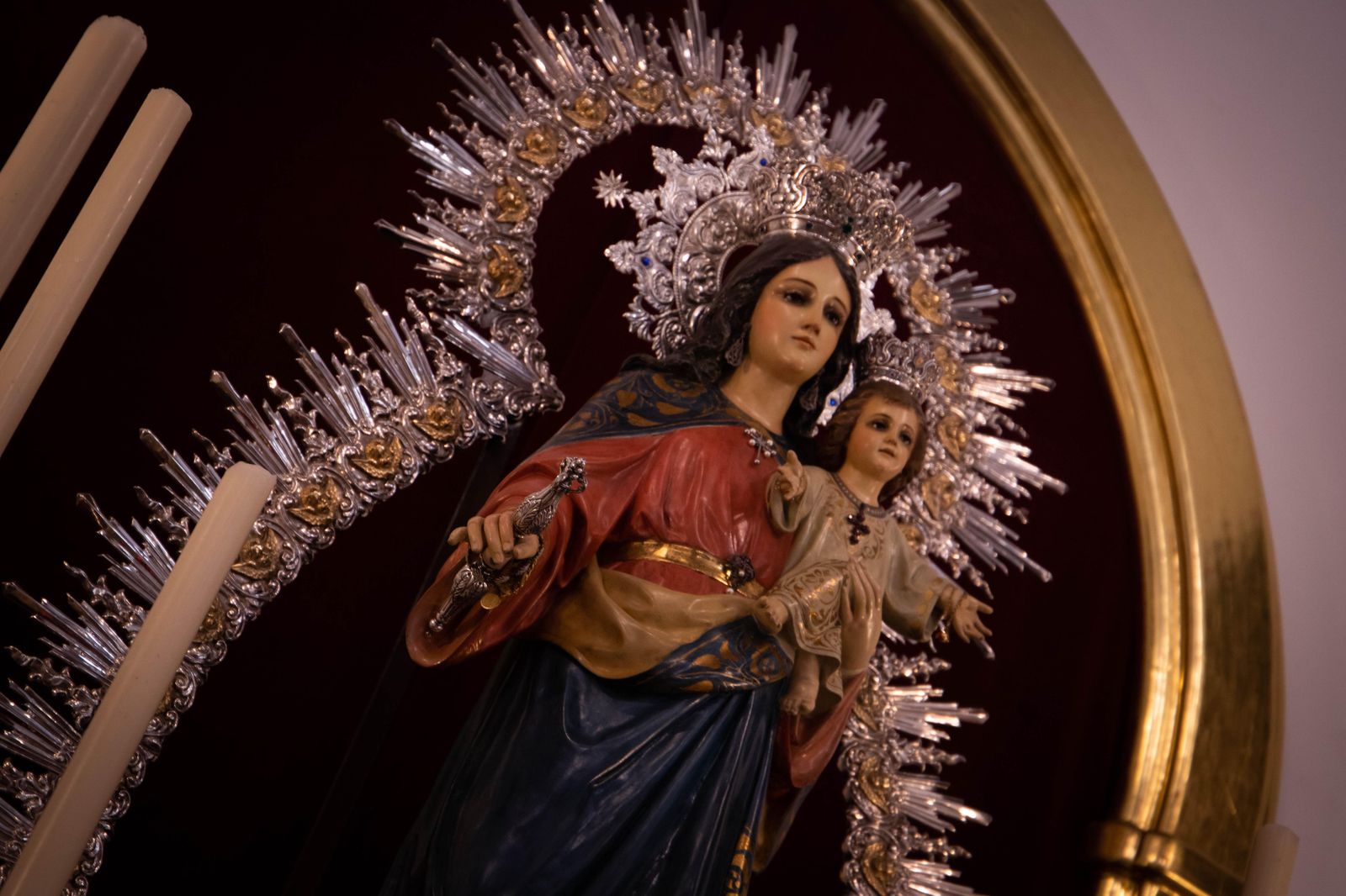 La exposición de la Hermandad de los Favores, en imágenes