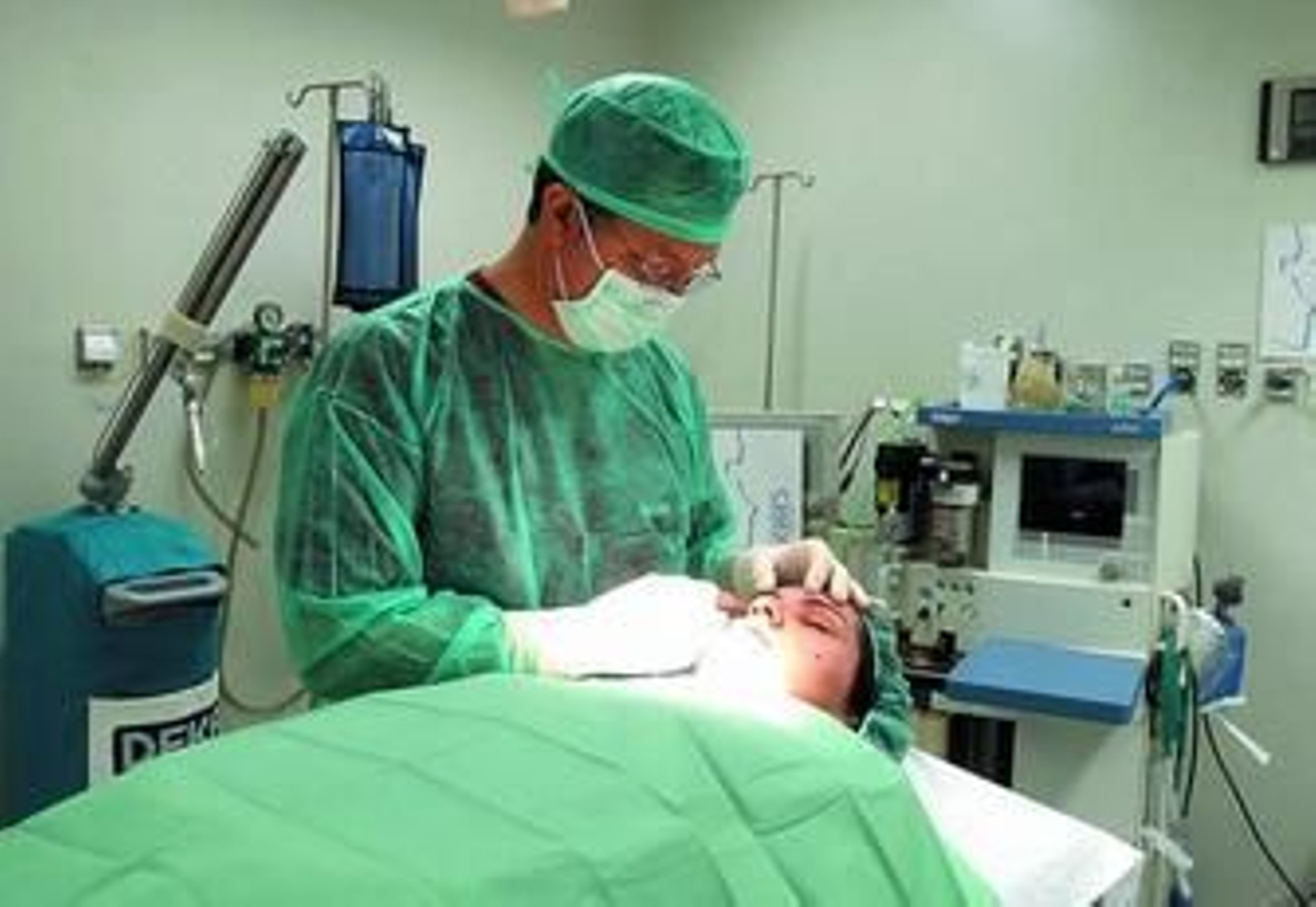 Las mujeres representan el 80 por ciento de los pacientes que acuden a centros de estética.