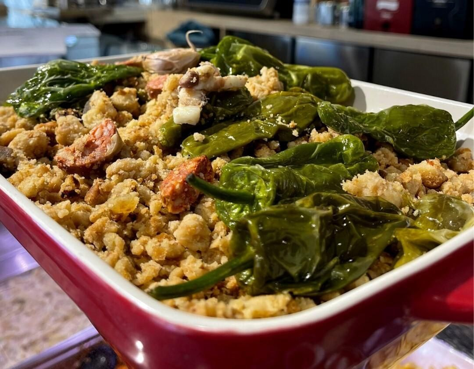 El Colmado de La Sultana ofrece unas de las versiones más clásicas y deliciosas de las migas andaluzas