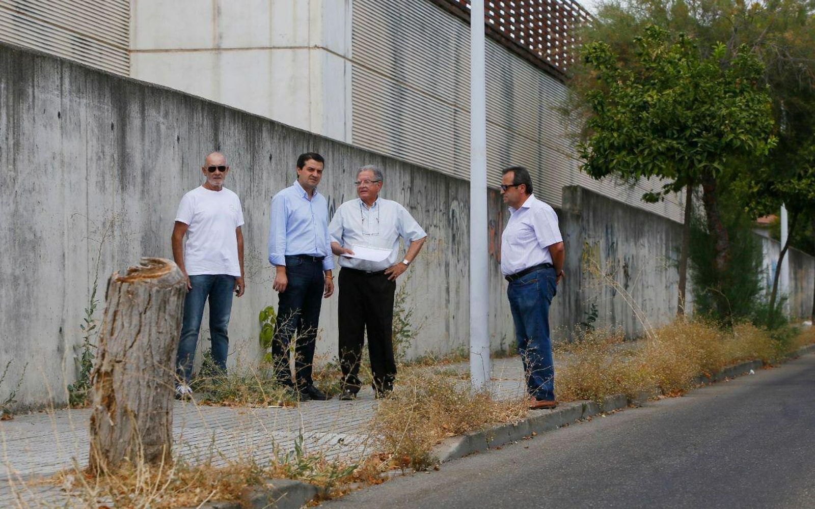 Bellido, durante su encuentro con los vecinos de El Tablero.