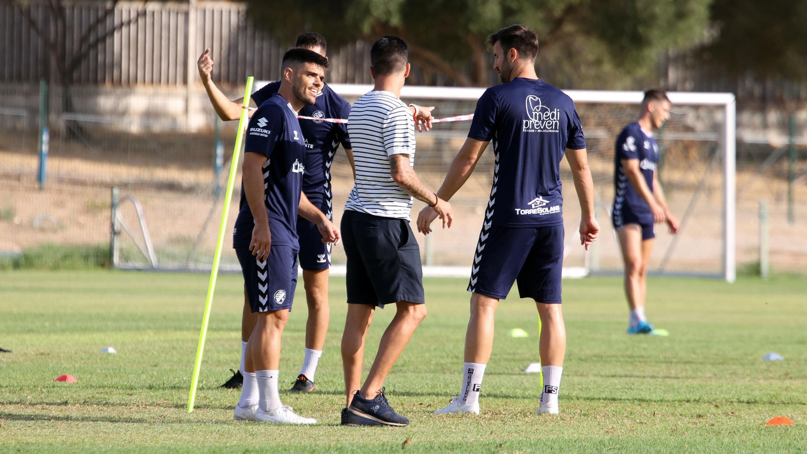 Imágenes del entrenamiento del Xerez DFC en el 'Pepe Ravelo' de Chapín