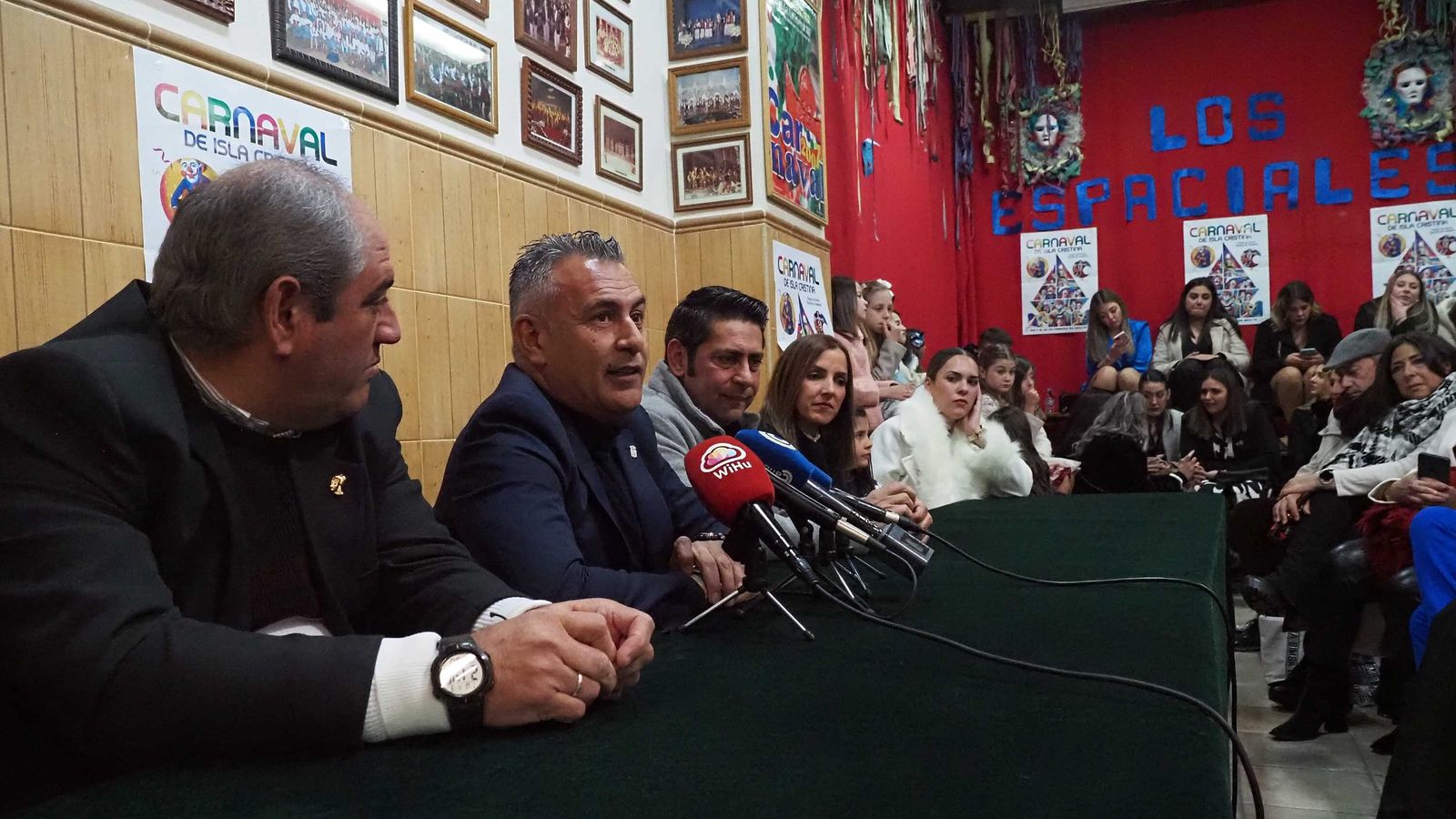 La presentación del pregonero tuvo lugar en la Peña Los Espaciales, que organiza dicho acto