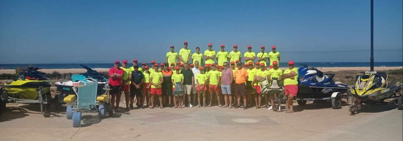 Miembros del servicio de vigilancia de playas de Tarifa