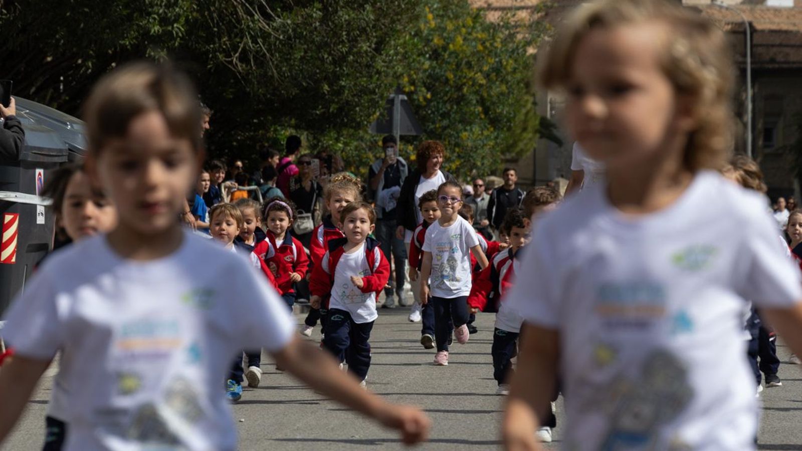 La carrera escolar de “La Gloria” que aúna inclusión y solidaridad, en imágenes