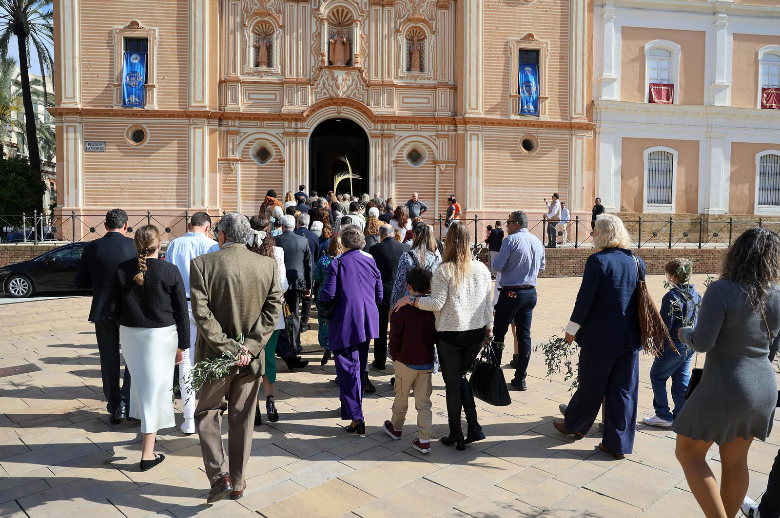 Domingo de Ramos 2025: Imágenes de la Misa presidida por el obispo de Huelva, Santiago Gómez, en la Catedral de Huelva