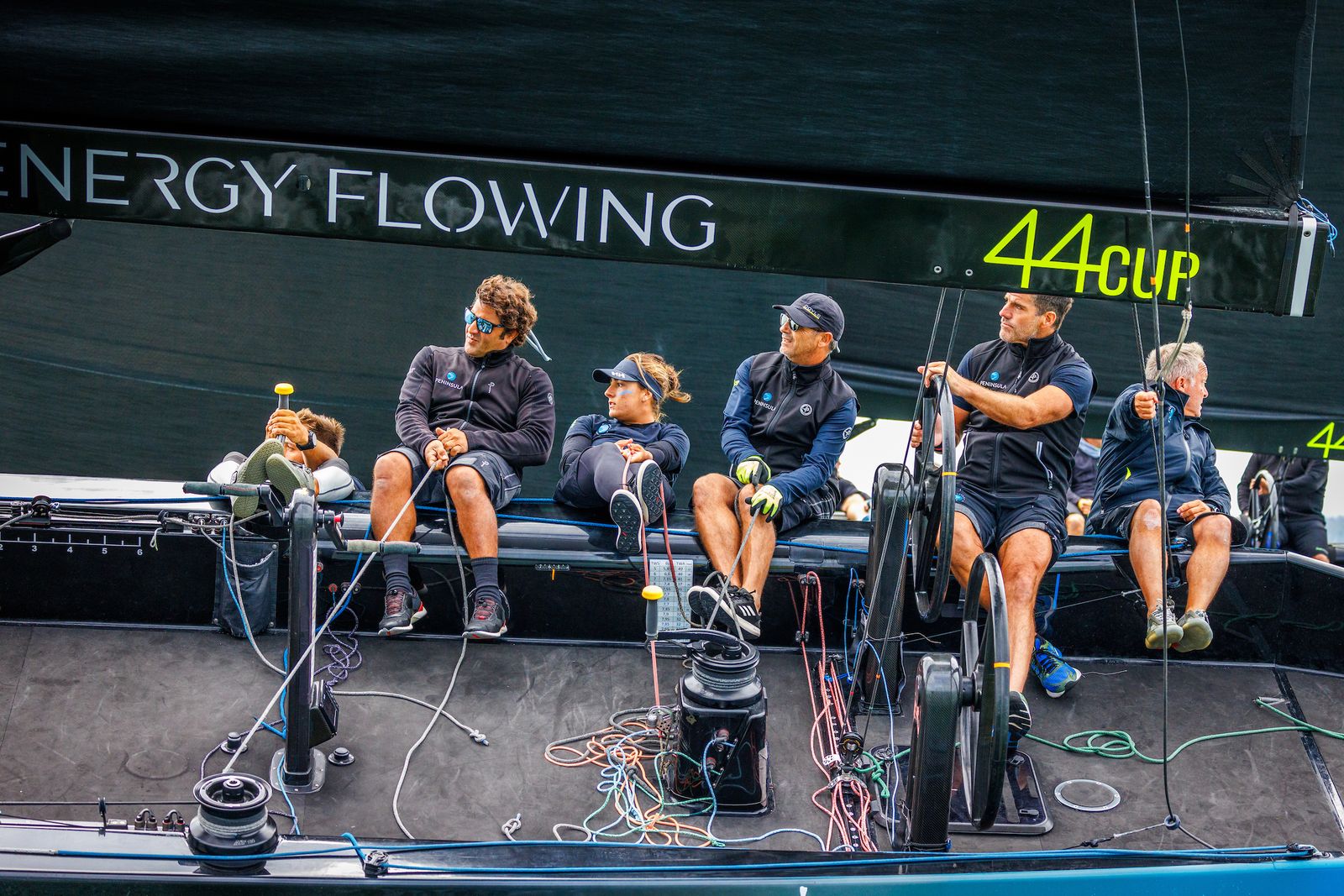 La tripulación del 'Península', este martes