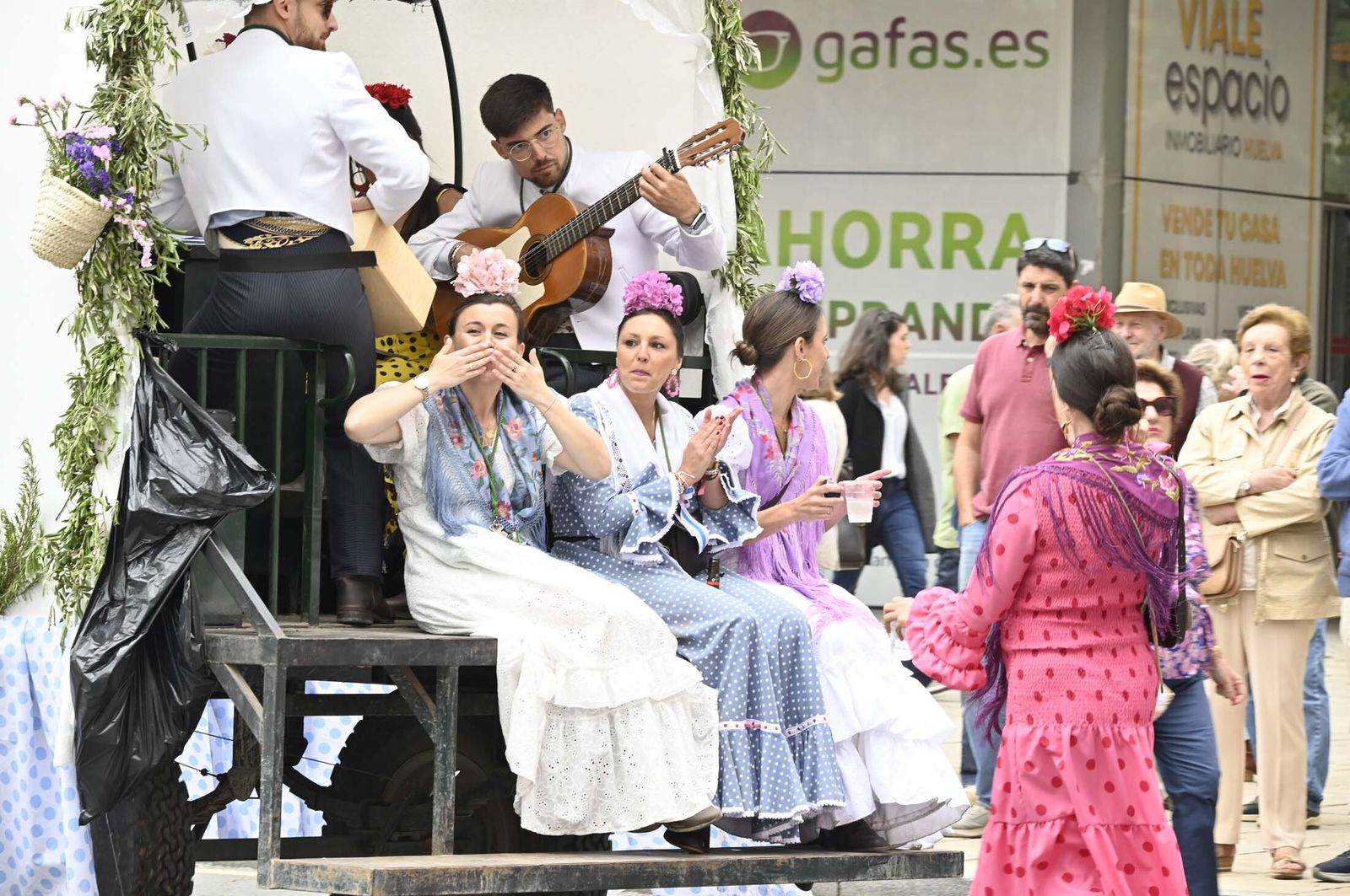 Imágenes de los carros de la Hermandad del Rocío de Huelva