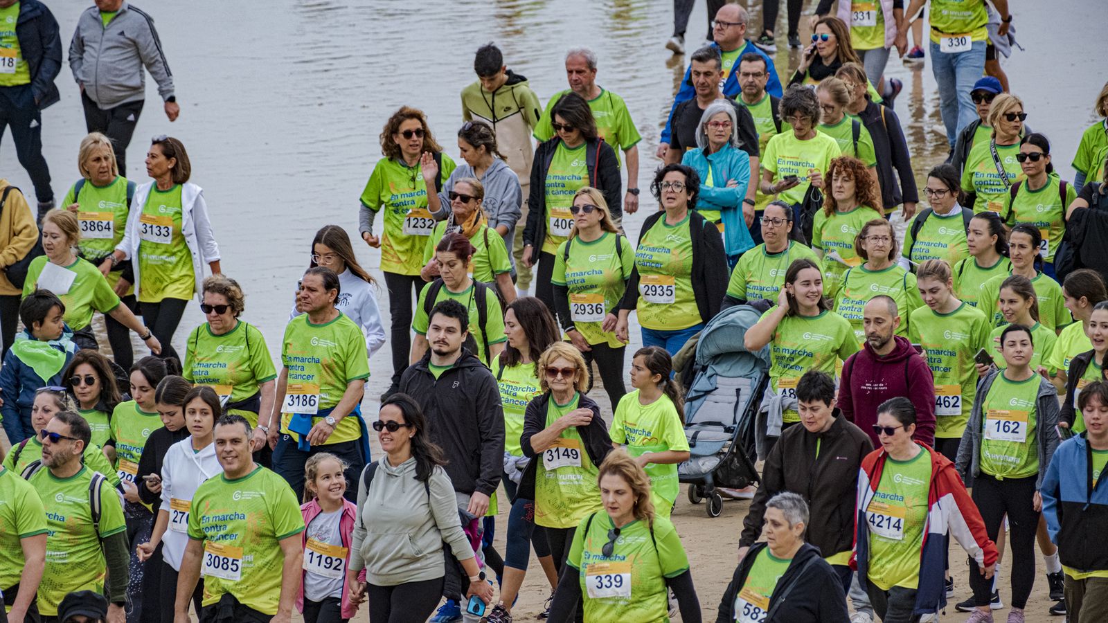 Búscate entre las fotos de la X carrera Cádiz en marcha contra el cáncer