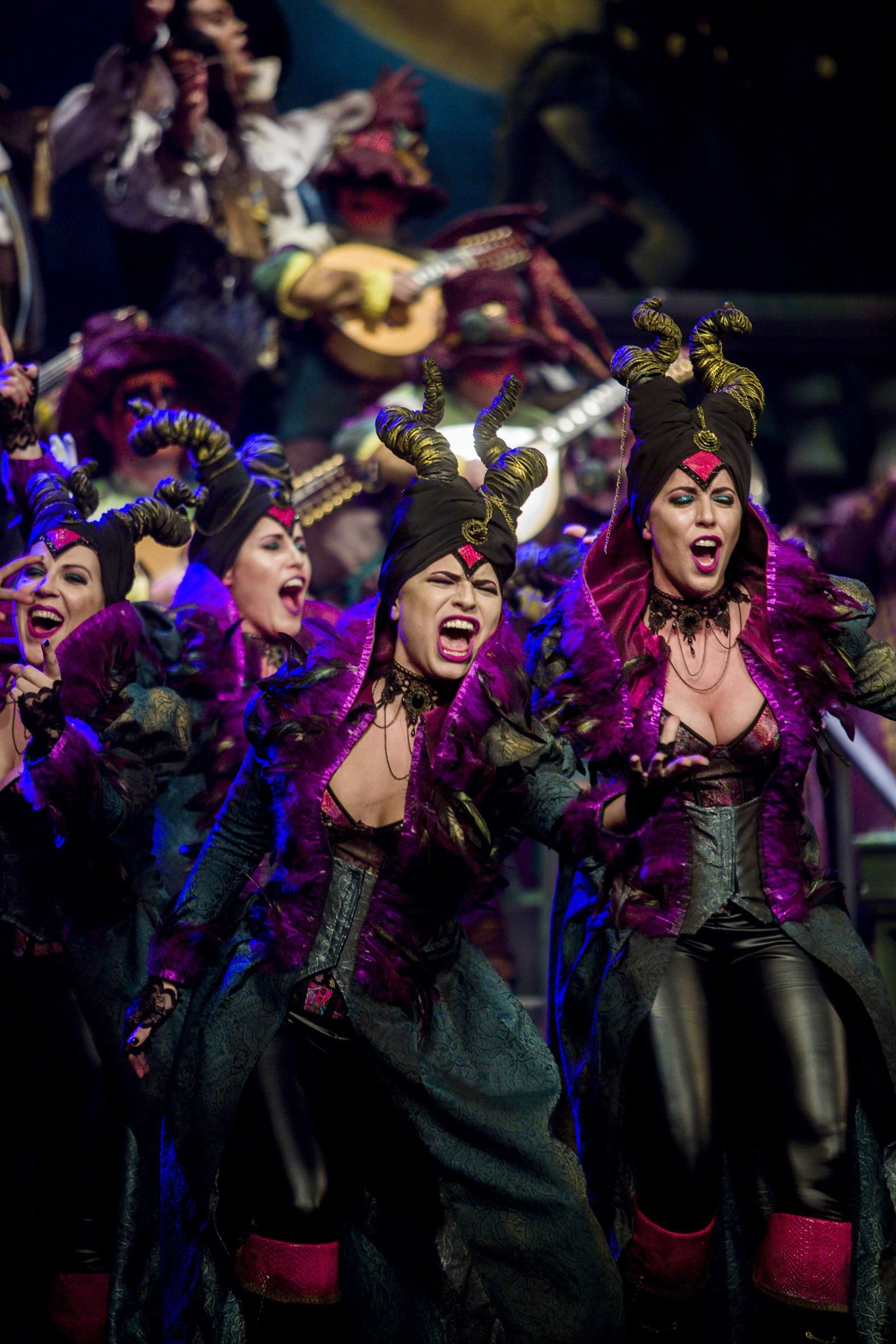 Coro Al sonar las doce.