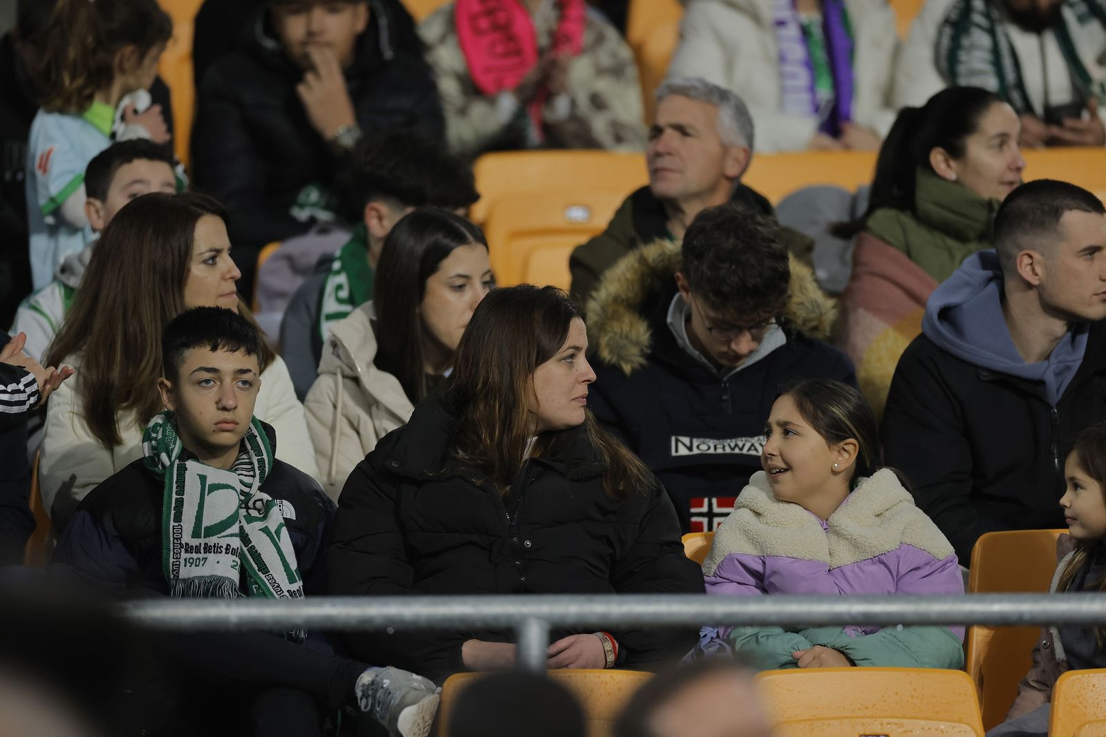 Búscate en las fotos del Betis - Villarreal