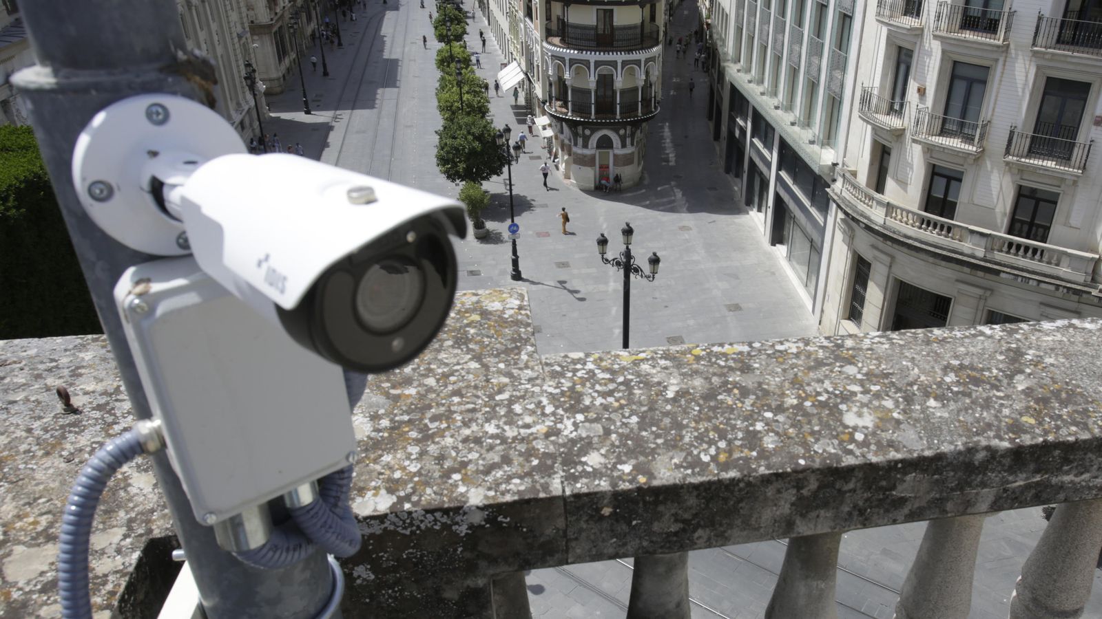 Otro equipo en un balcón.