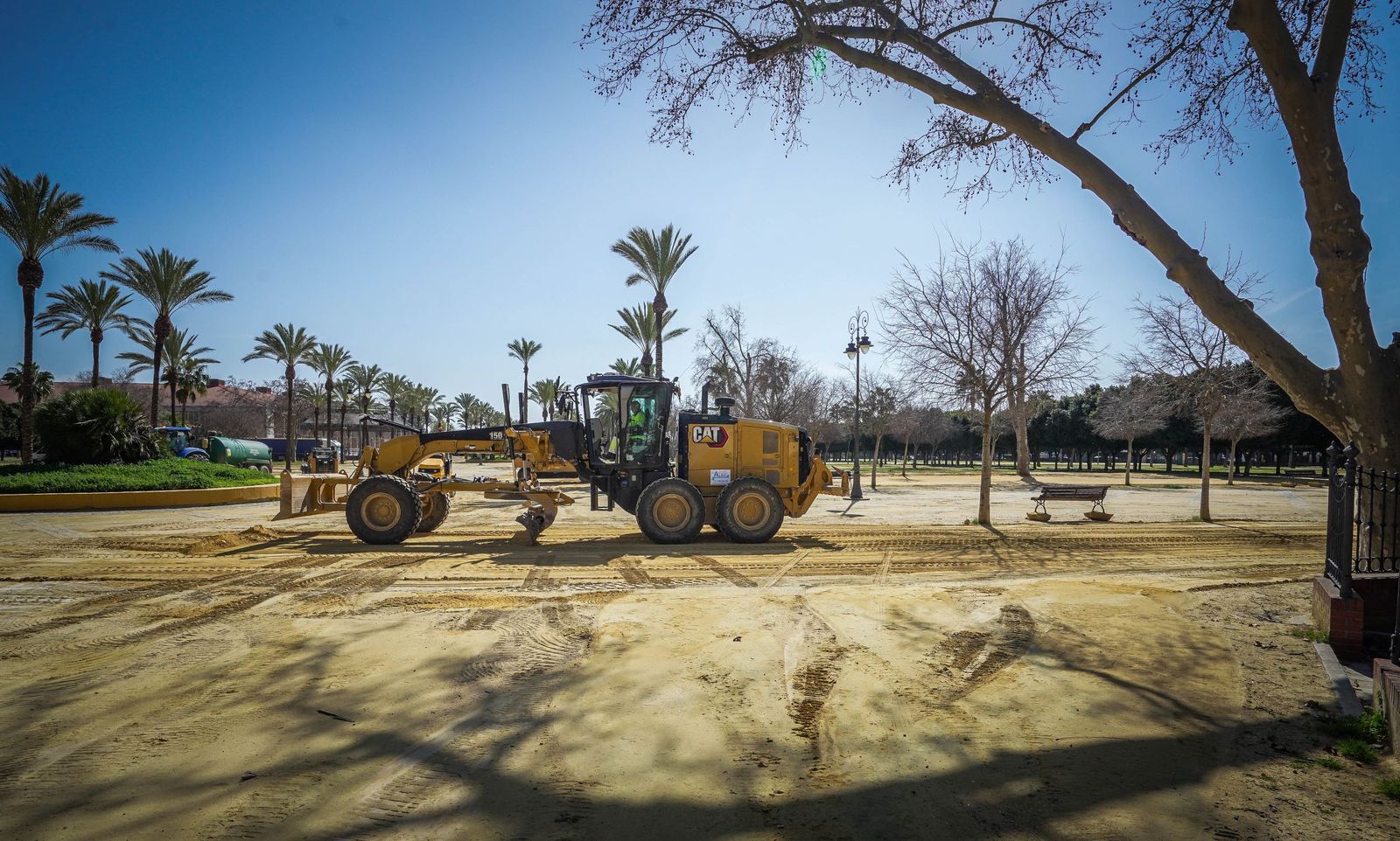 Ya ha empezado el montaje de casetas y reposición del albero en el Hontoria
