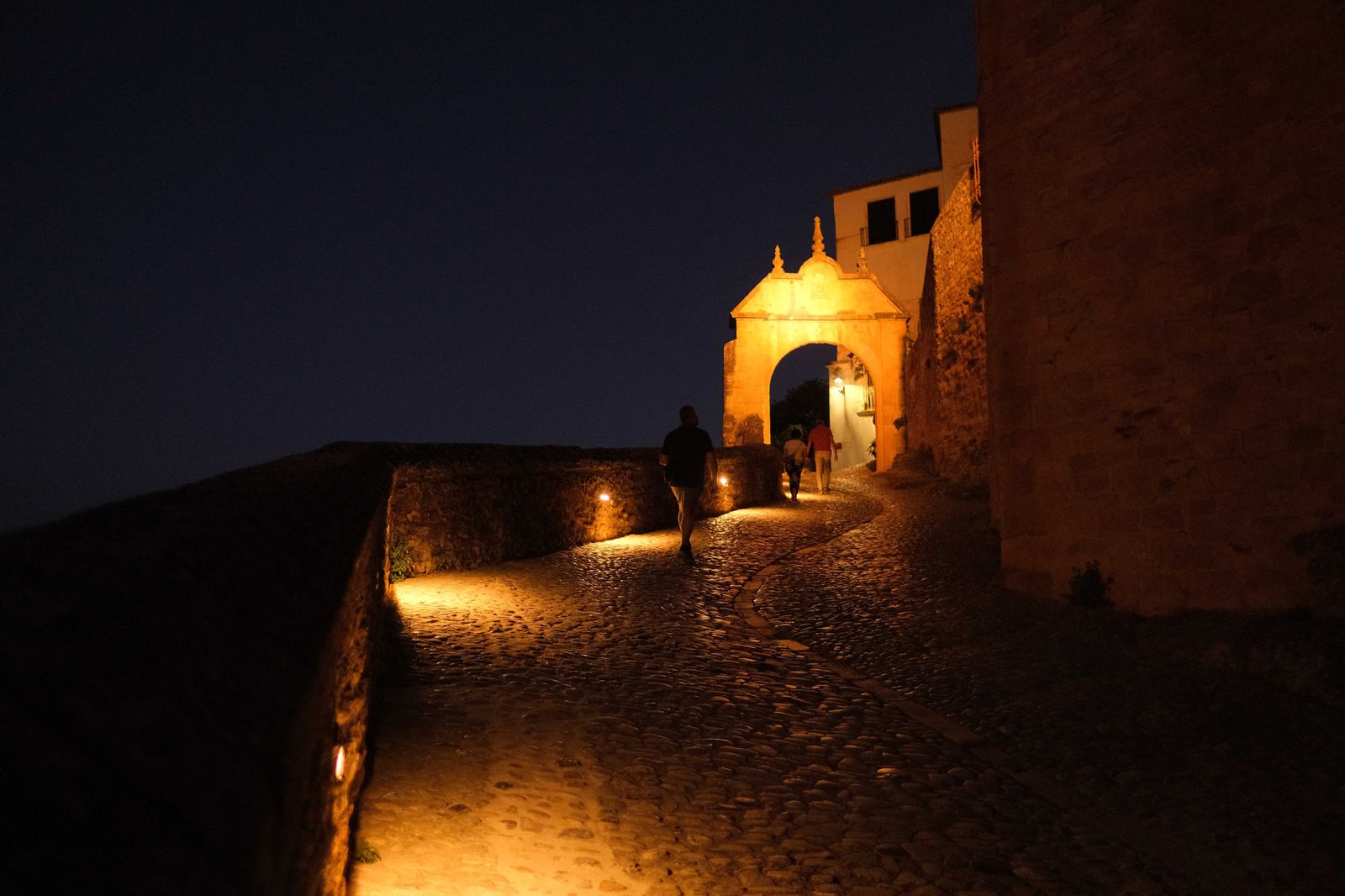 Ronda nocturna, en imágenes
