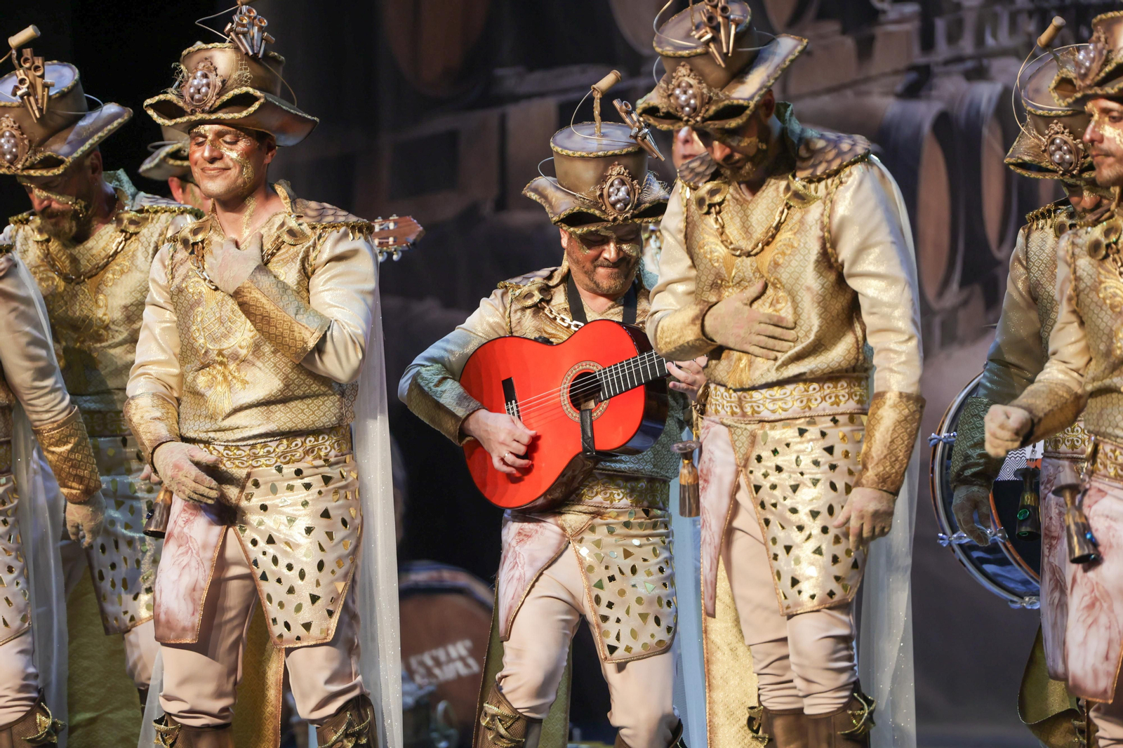 Imágenes de la actuación de la comparsa de Bollullos Par del Condado "La Sacristía" en las semifinales del Carnaval Colombino