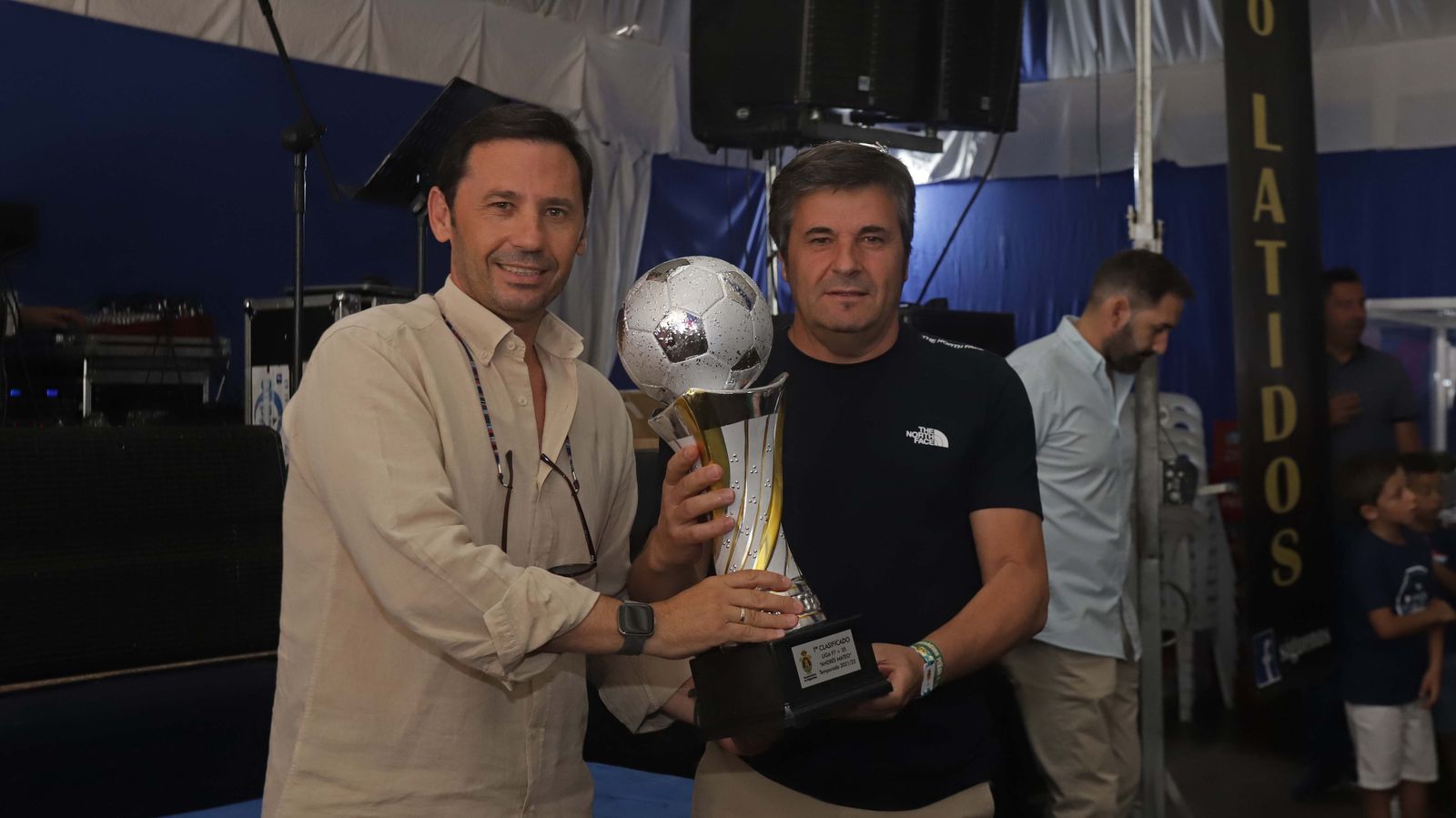 Fotos de la entrega de trofeos  de las competiciones de fútbol 7 para aficionados “Andrés Mateo” en Algeciras