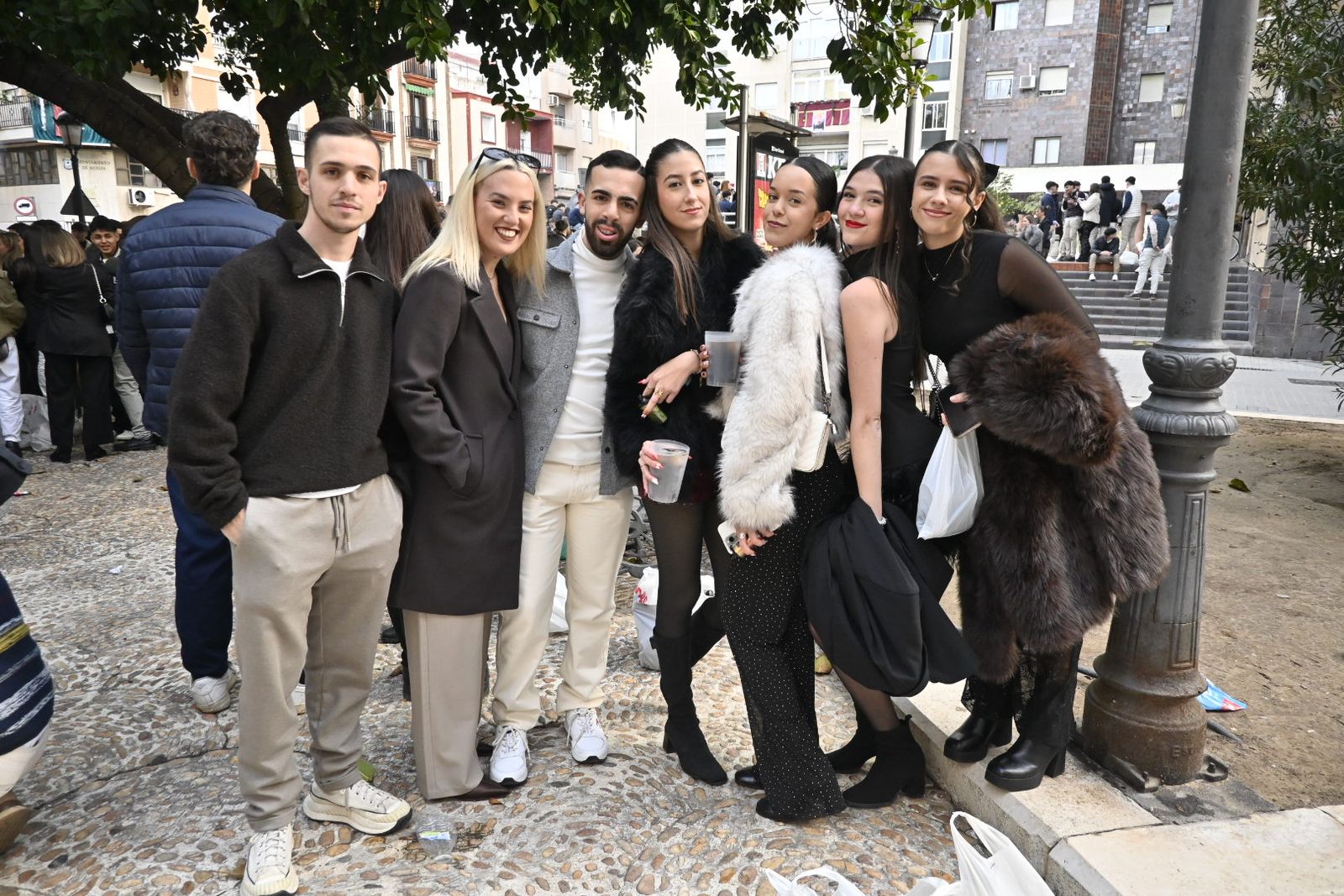 Búscate en las mejores fotografías del tardeo de este 31 de diciembre en Huelva