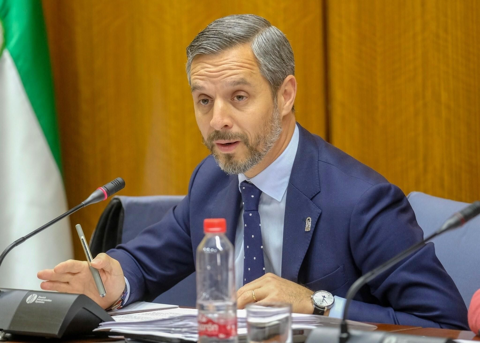 El consejero de Hacienda de la Junta, Juan Bravo, durante una comparecencia parlamentaria.