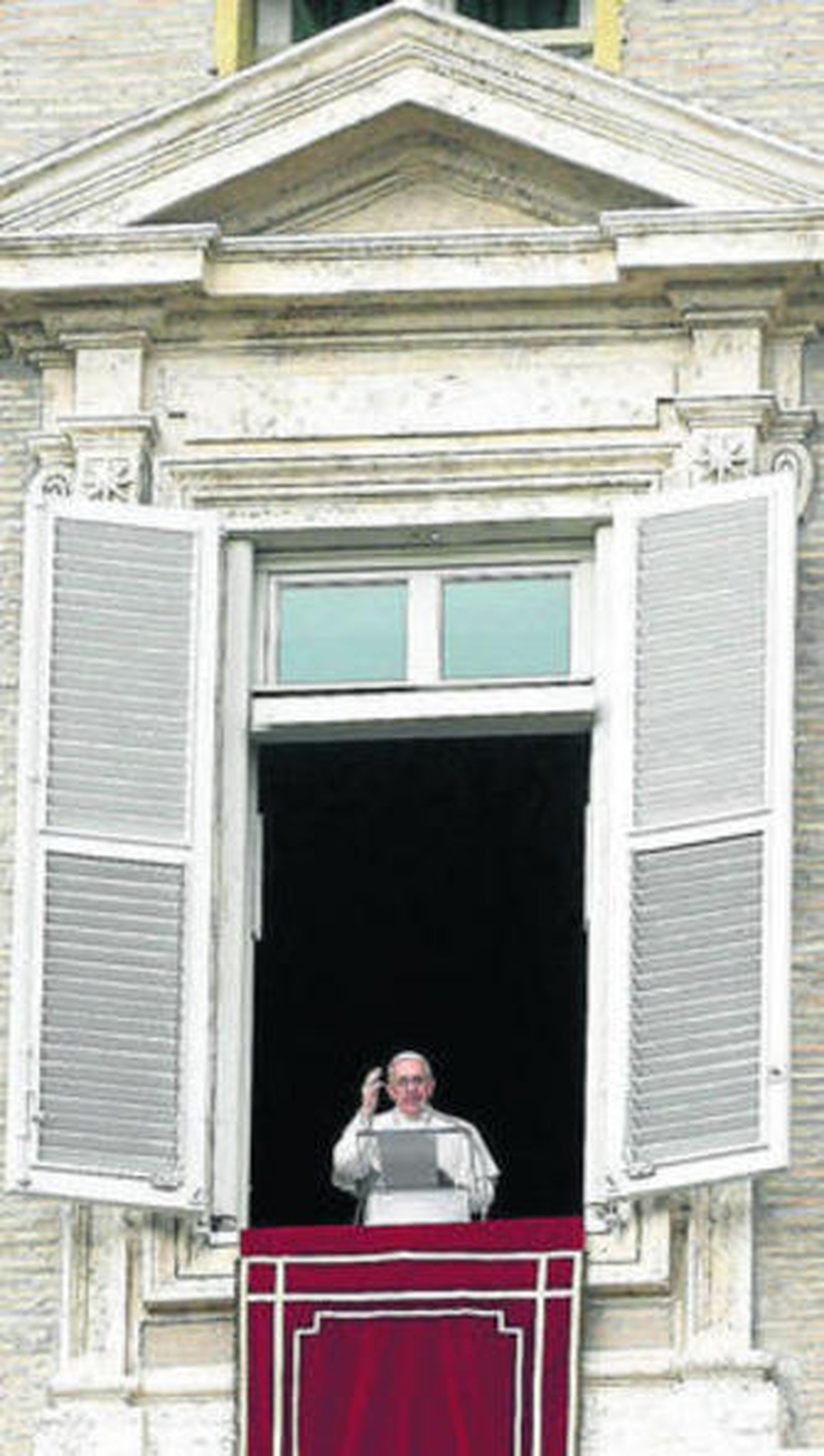 El papa Francisco, durante el rezo del Ángelus.