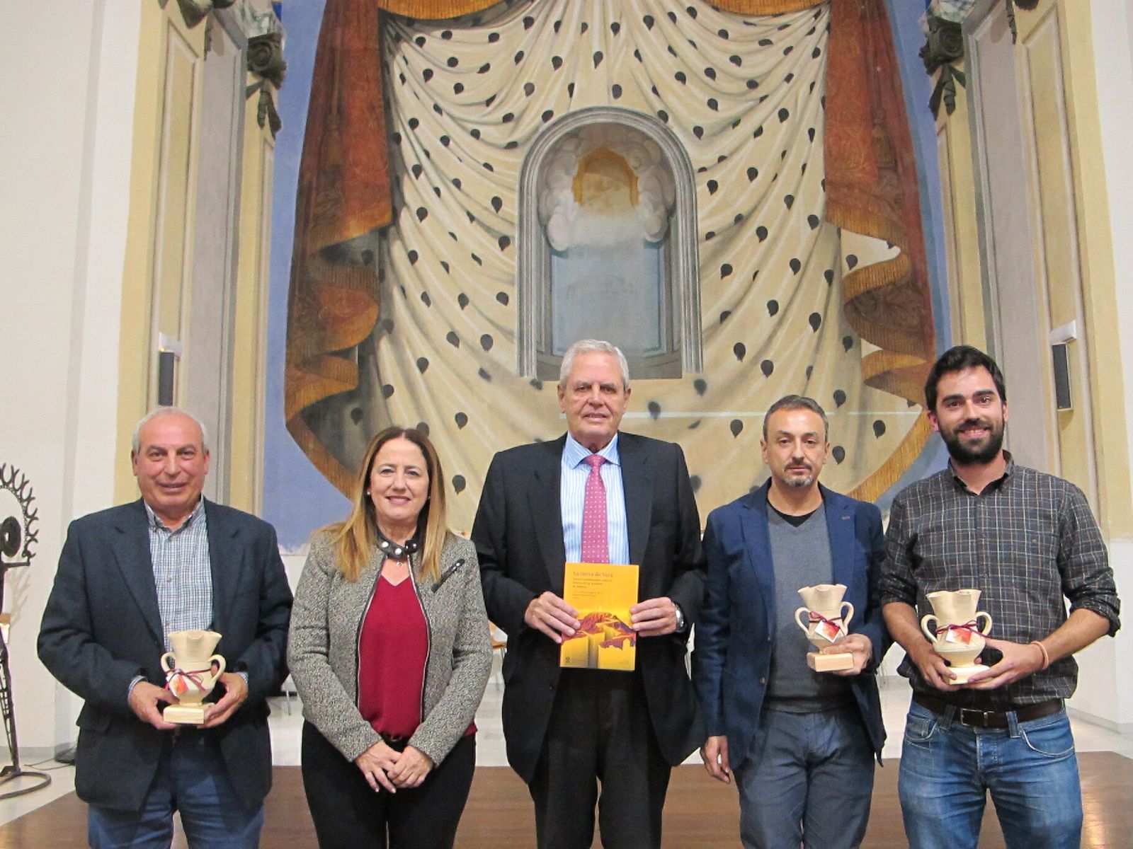 José Carmelo Jorge, alcalde de Vera, presidió la presentación de esta obra.