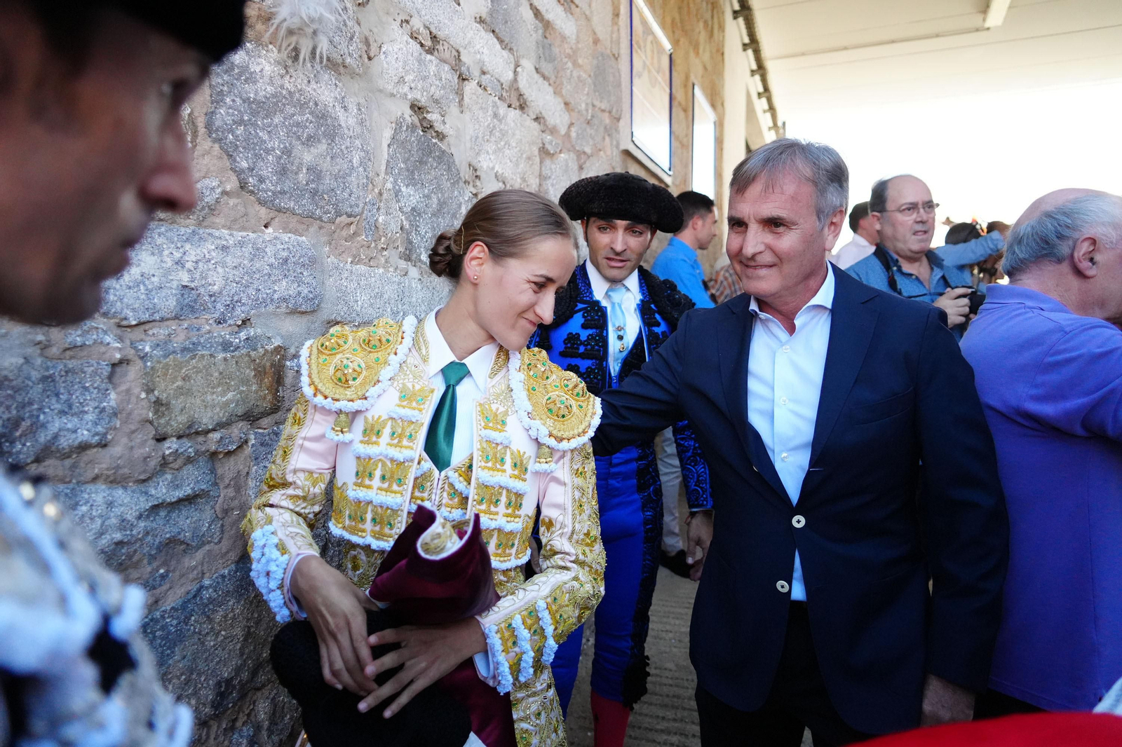 El triunfo de Rocío Romero, Manzanares y Roca Rey en la plaza de toros Pozoblanco, en imágenes