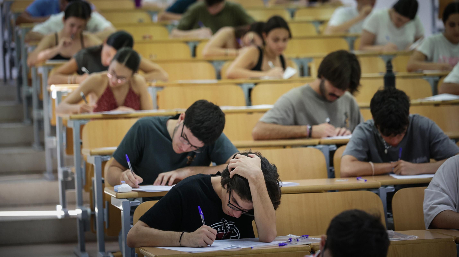 Imágenes de las pruebas de selectividad en el Campus de Jerez