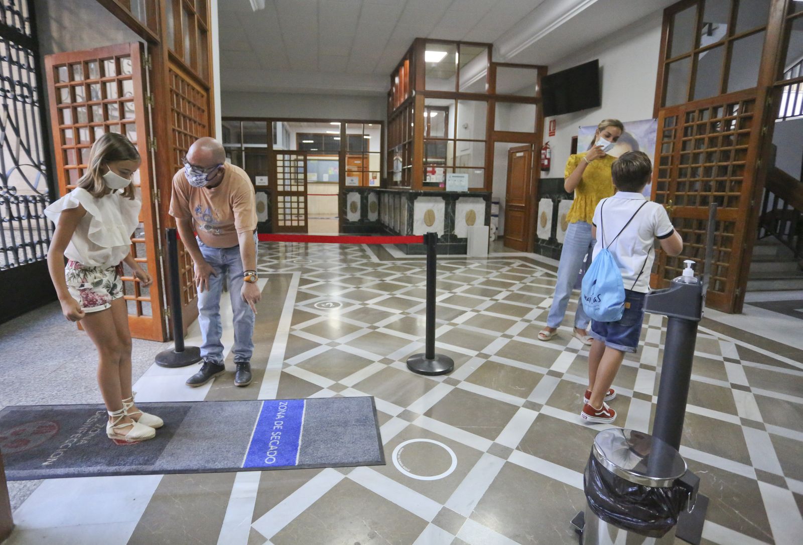 Vuelta al cole en Málaga: Fotos de un día de nervios y mascarillas