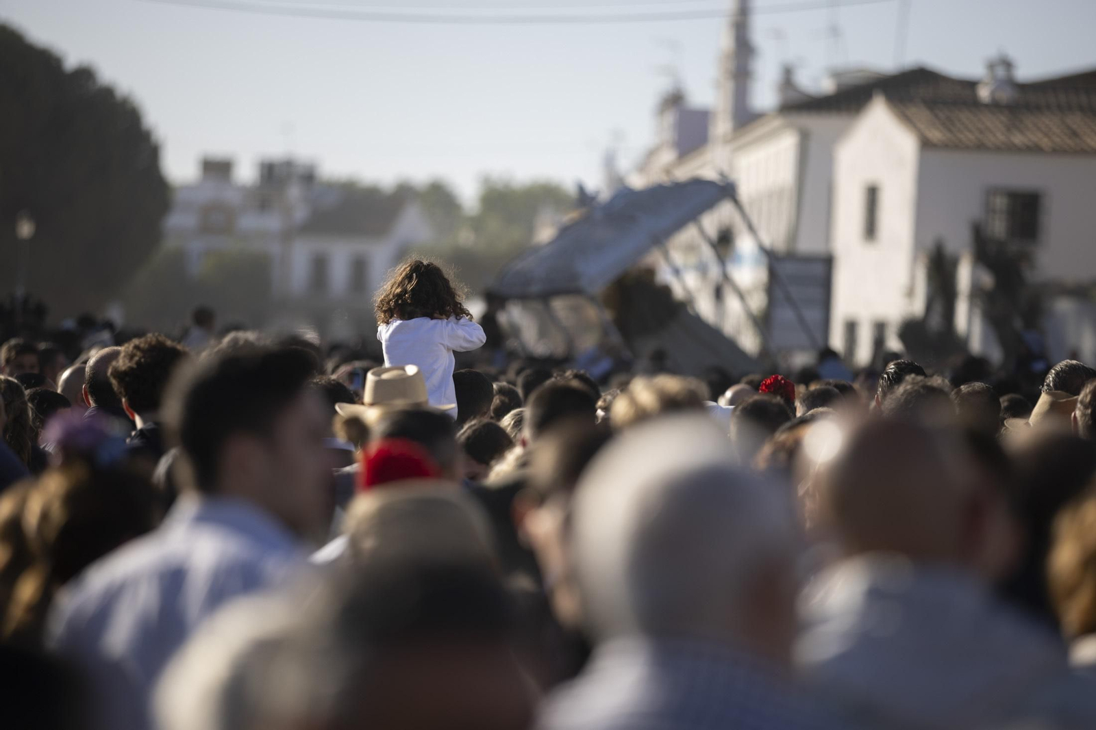 Las mejores imágenes de la procesión de la Virgen del Rocío en la aldea