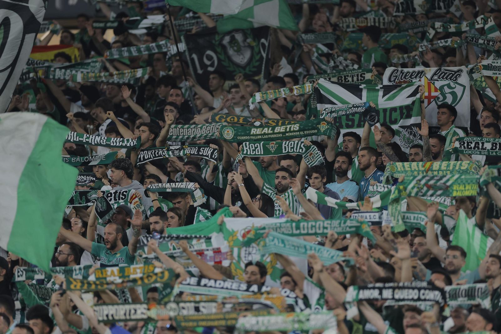 Búscate en las fotos del Betis - Atlético de Madrid