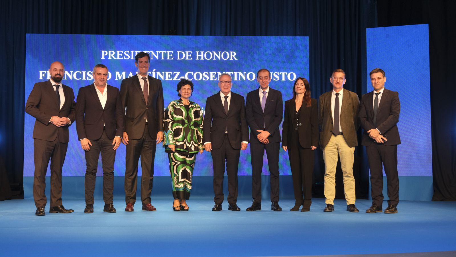 Imágenes del reconocimiento  como Presidente de Honor de la Asociación de Empresarios del Mármol, Francisco Martínez Cosentino