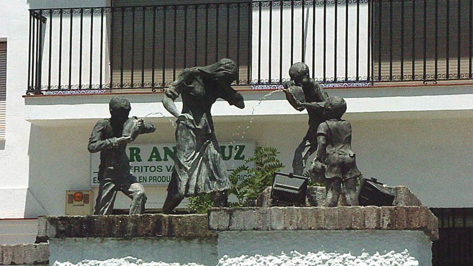Monumento a la Fiesta de los Jarritos