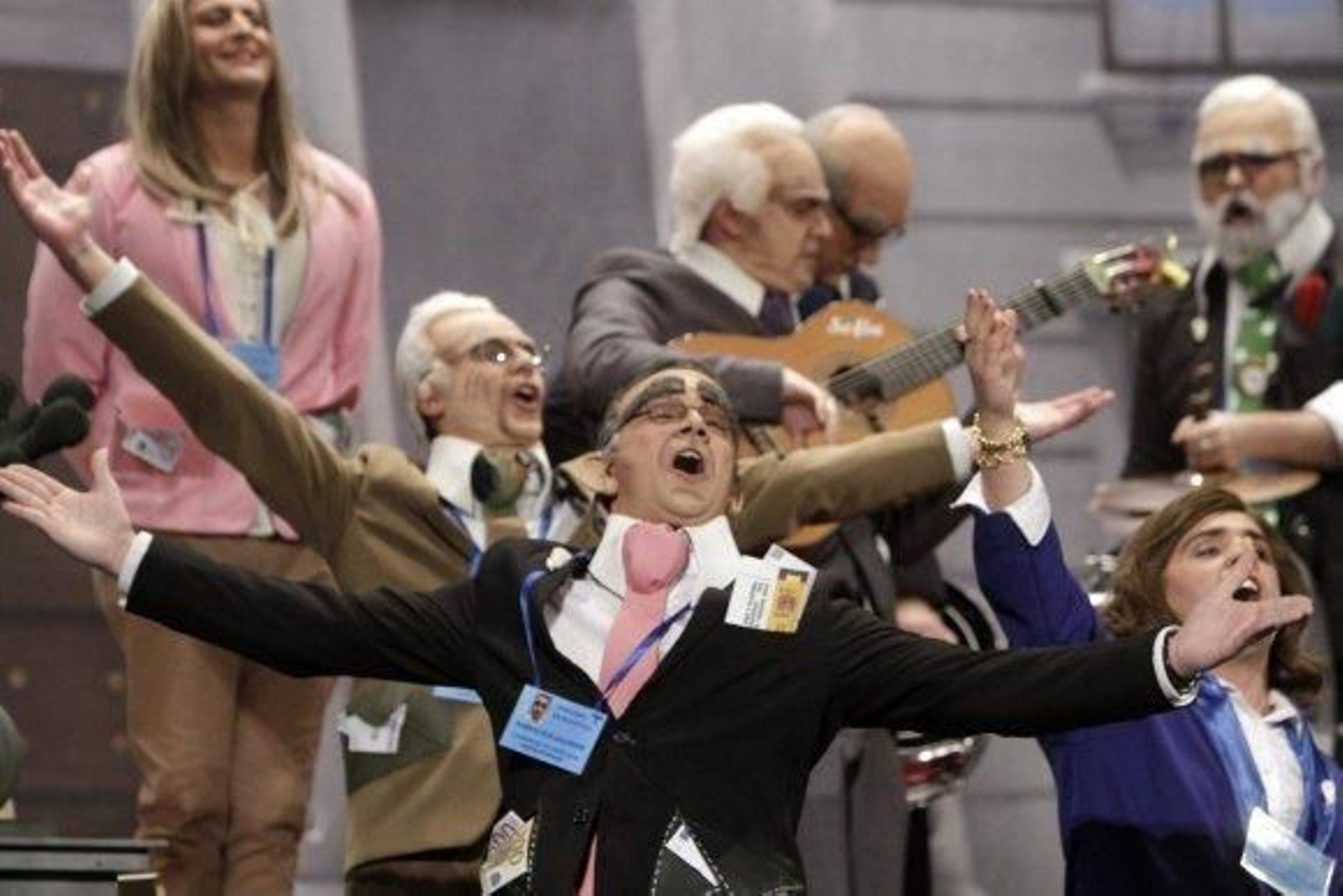 La chirigota del Vera volvió a pegar fuerte en cuartos. /Lourdes de Vicente