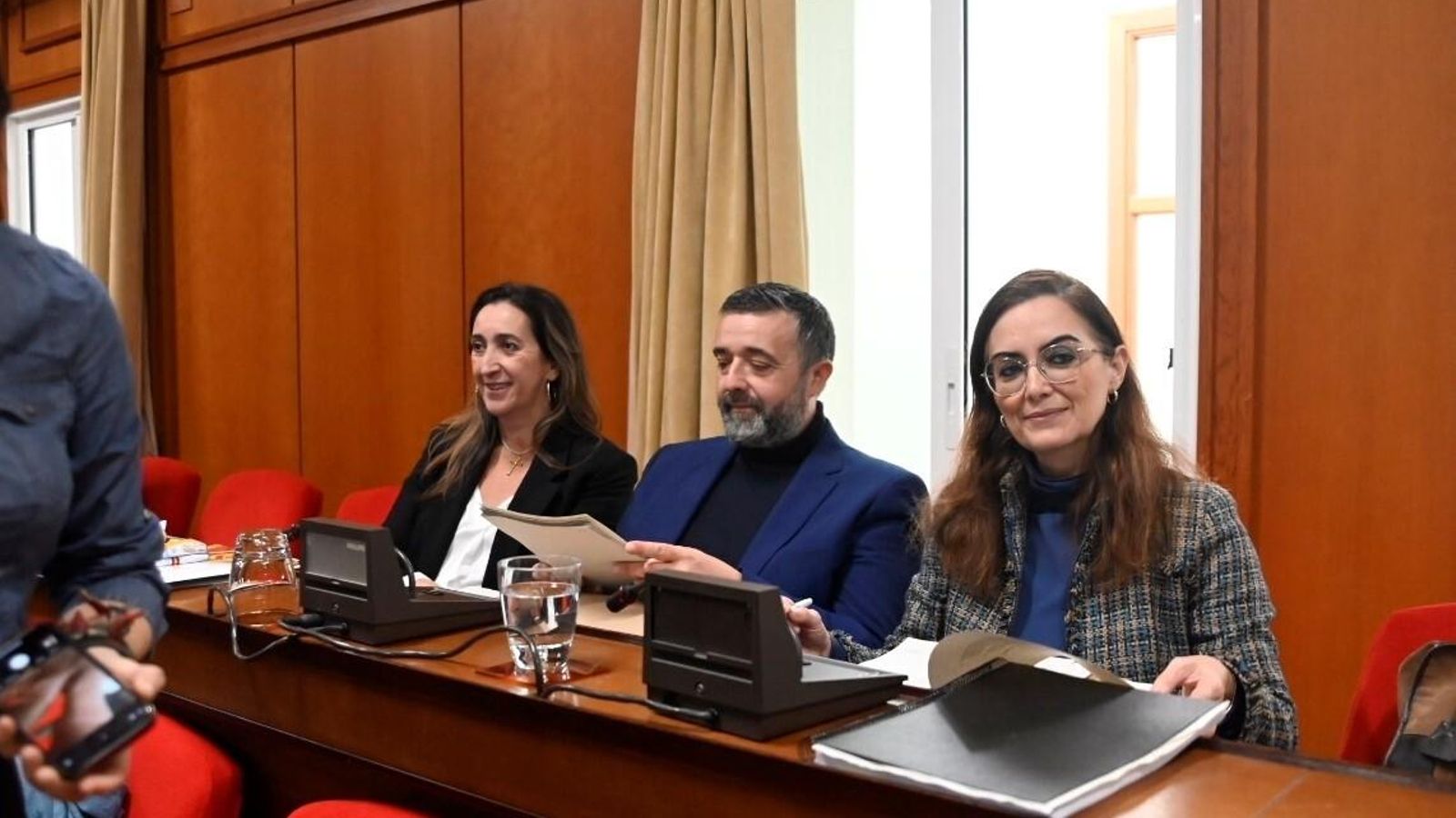 Los ediles de Vox en el salón de plenos. Los ediles de Vox en el salón de plenos.