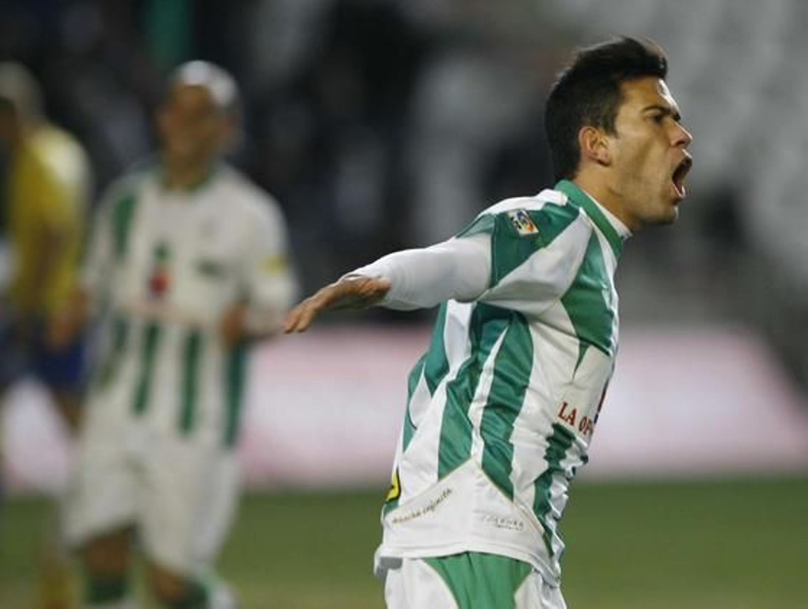 El Córdoba acosa desde el inicio la portería rival y se sobrepone a un penalti fallado por Vitolo con un golazo de Javi Patiño.

Foto: Álvaro Carmona