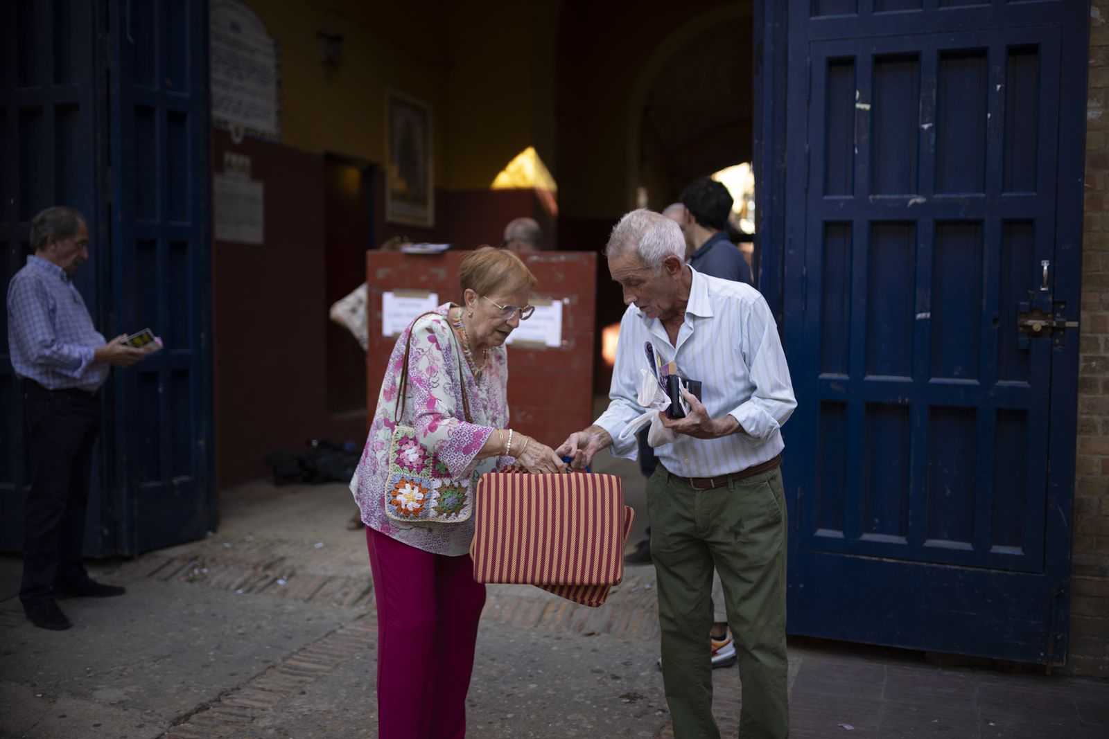 Colombinas 2023: Imágenes del ambiente en la Plaza de Toros en el festejo del viernes