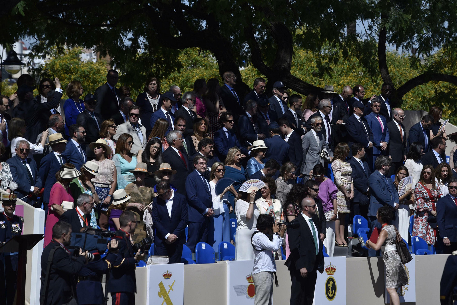 Las imágenes del desfile del Día de las Fuerzas Armadas en Sevilla