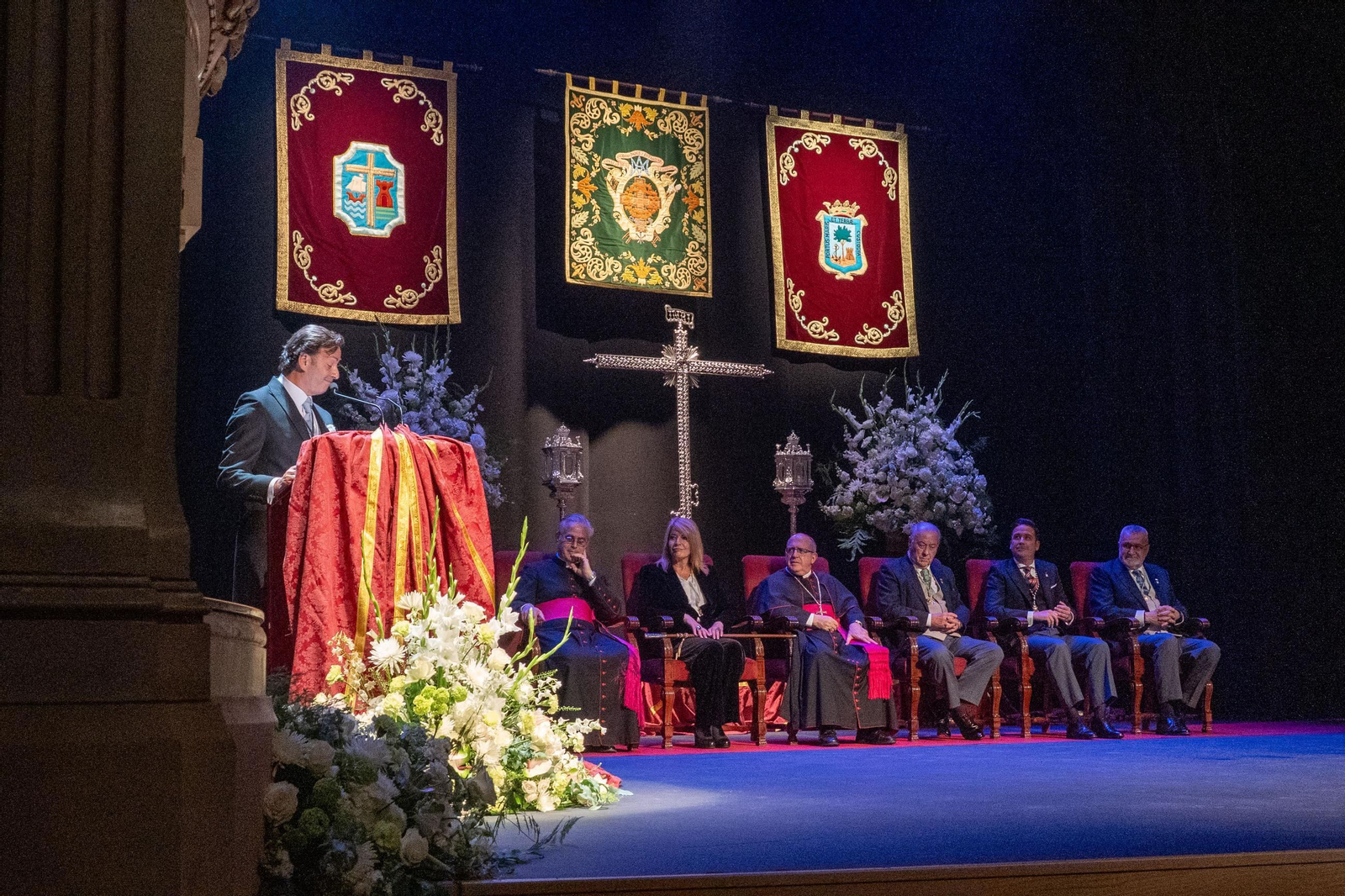 Imágenes del Pregón de la Semana Santa de Huelva 2025, a cargo de Fernando Romero