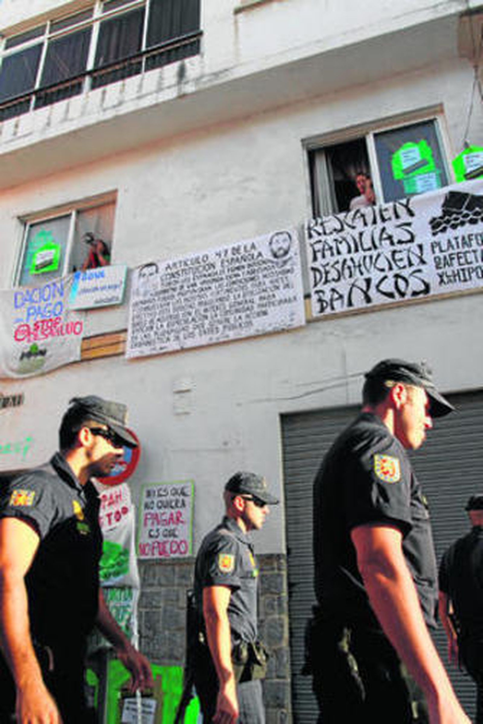 Un desahucio en la capital en una imagen de archivo.