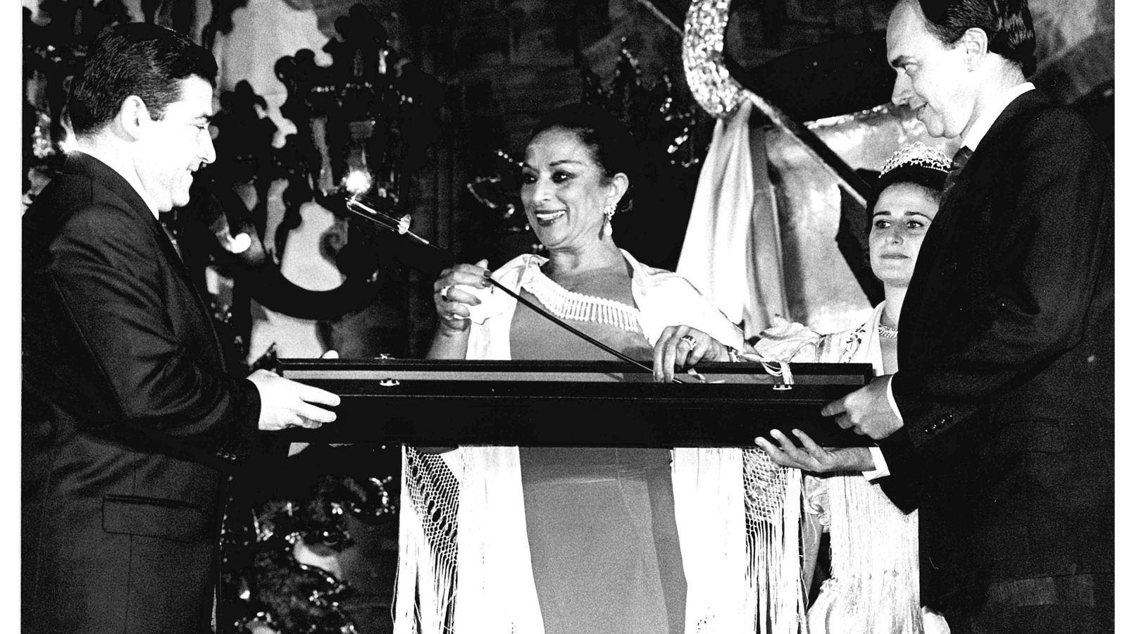 Lola Flores en la Fiesta de La Vendimia de La Palma del Condado el 16 de septiembre de 1993 Lola Flores en la Fiesta de La Vendimia de La Palma del Condado el 16 de septiembre de 1993