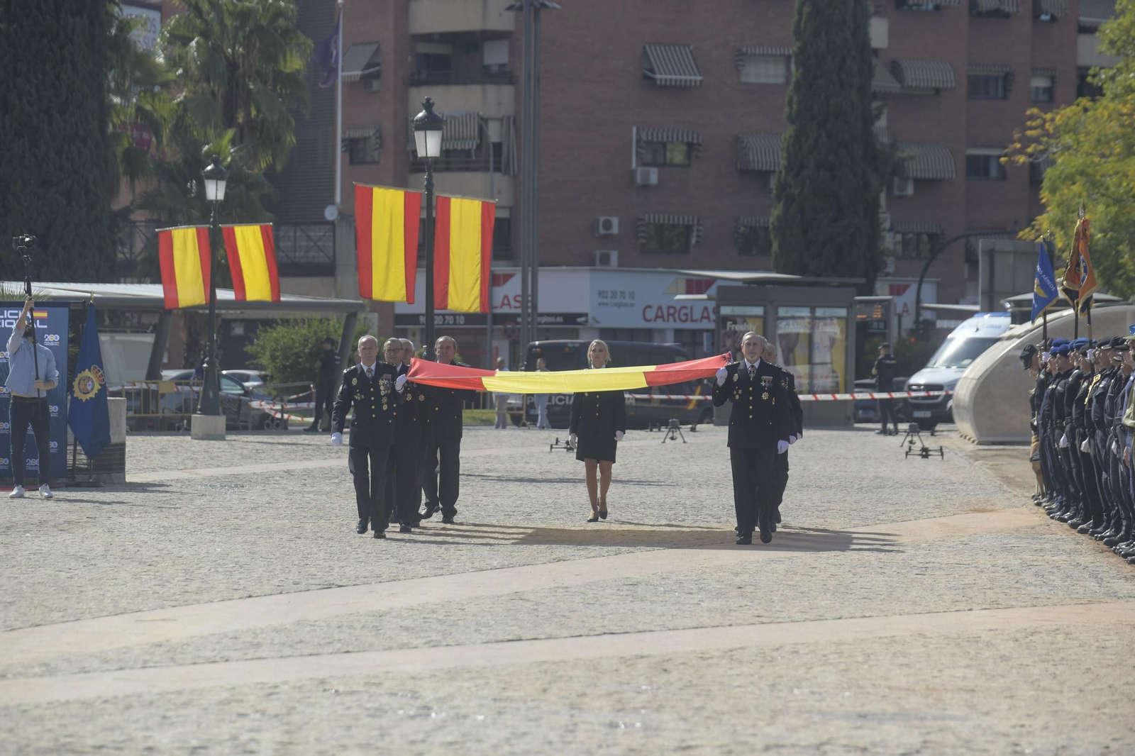 Todas las imágenes de la celebración del Patrón de la Policía Nacional en Granada