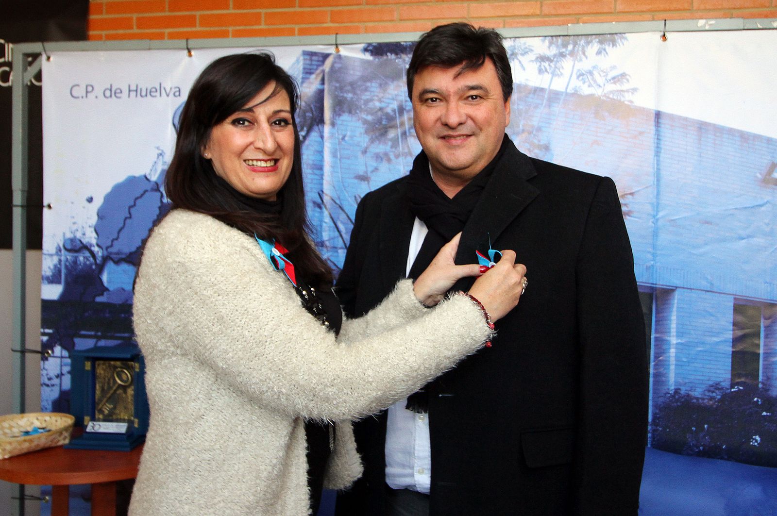 Imágenes de la entrega a Francisco Regueira del Premio Cine y Valores de Huelva Información