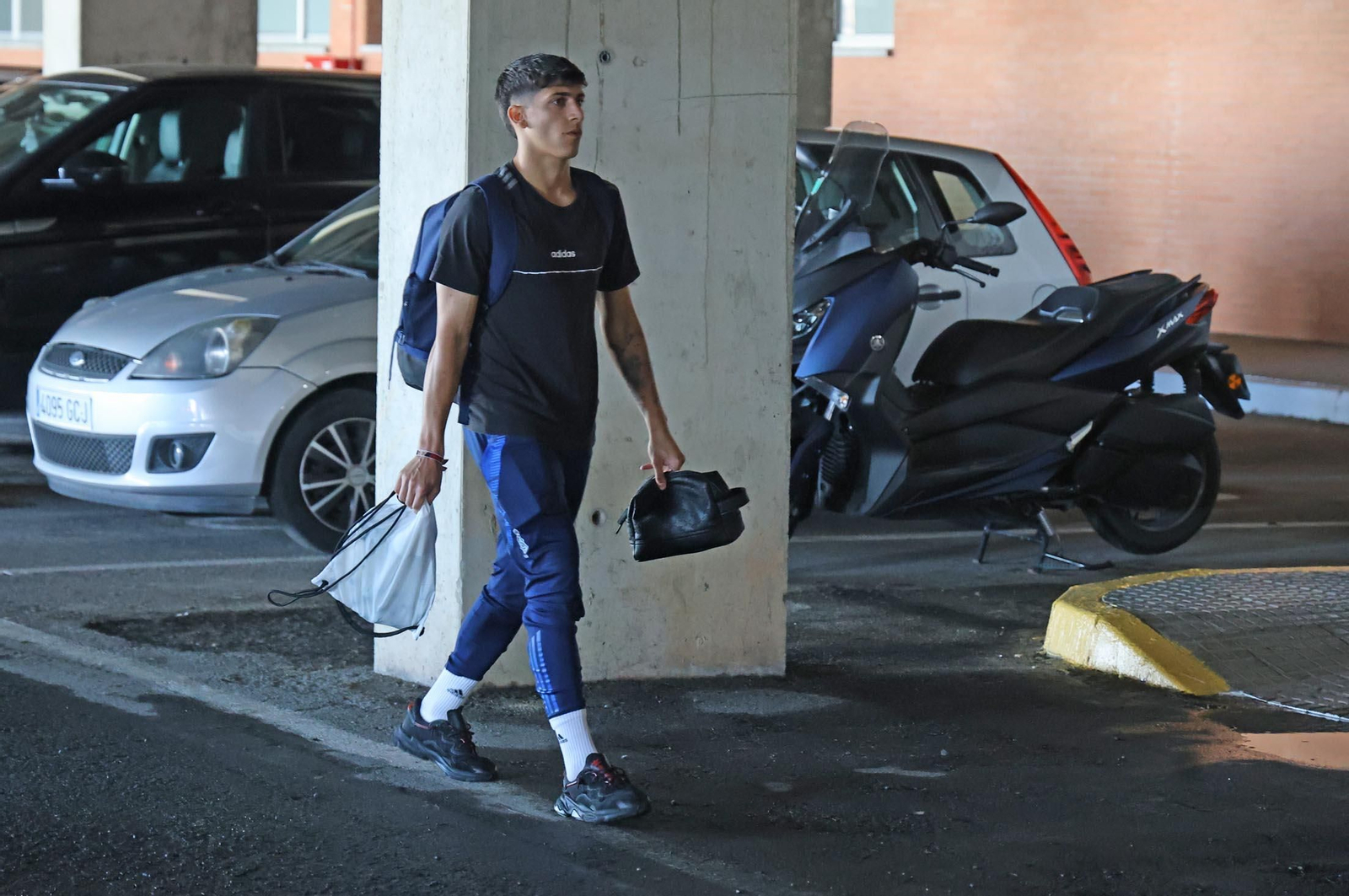 Imágenes de la salida en autobús del Recreativo de Huelva hacia Madrid