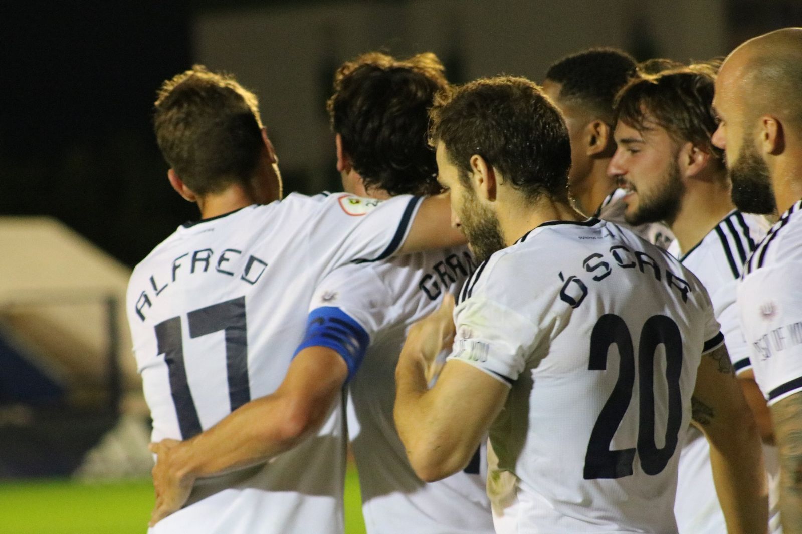 Los jugadores del Marbella celebran el 1-0 de Granero.