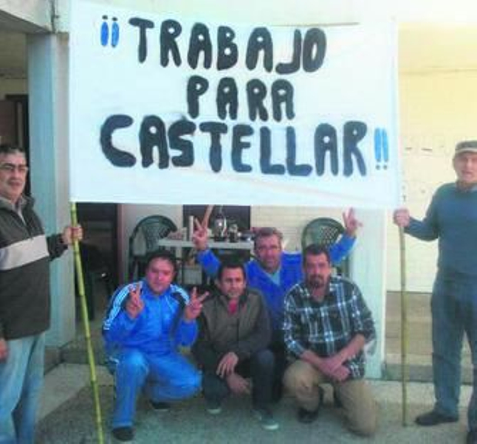 Imagen de una de las pancartas, ayer en Castellar.