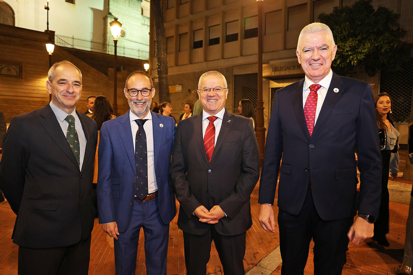 Imágenes de los invitados a la gala de los  37 premios Onubenses del Año